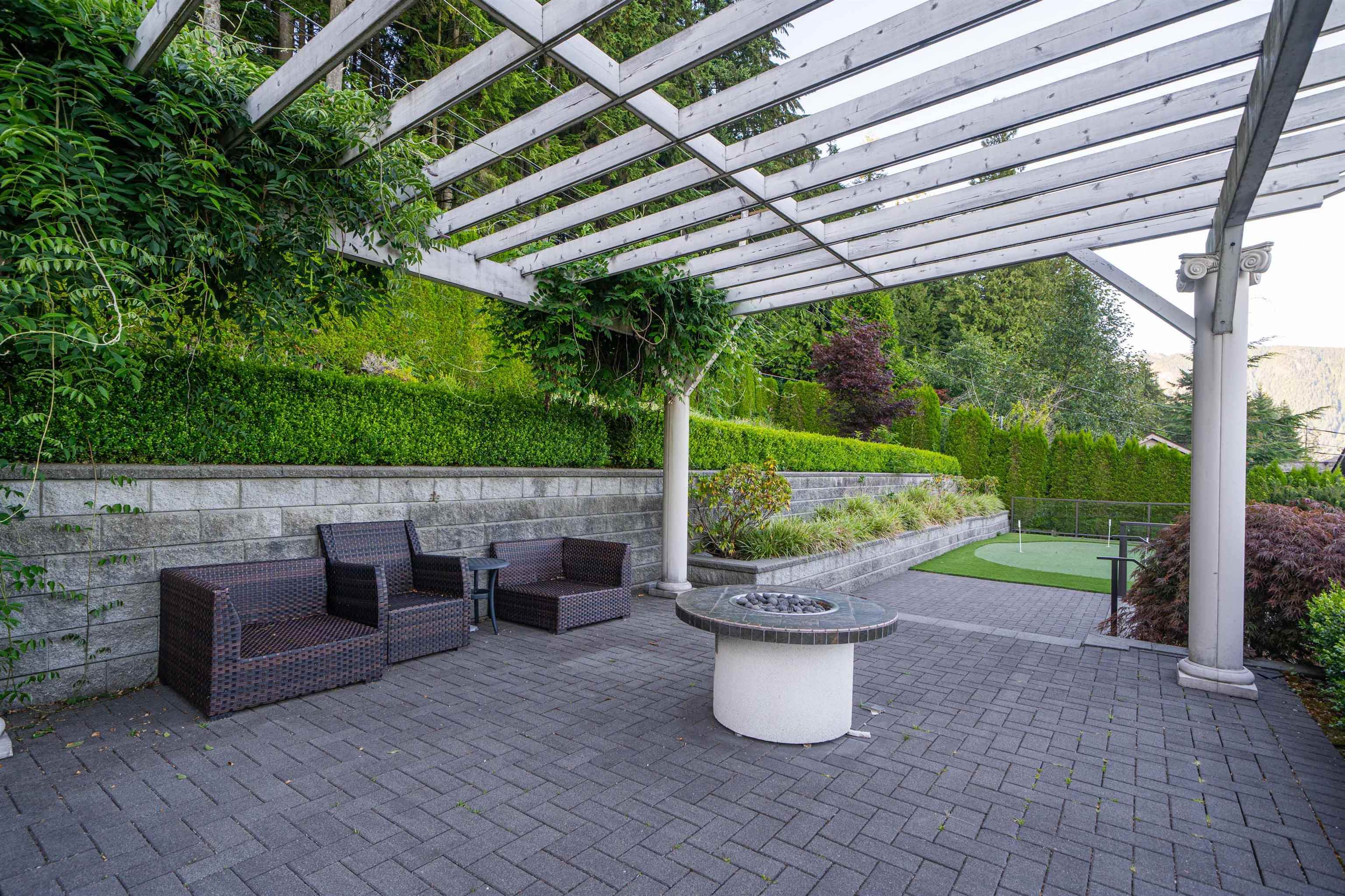 1095 MILLSTREAM ROAD