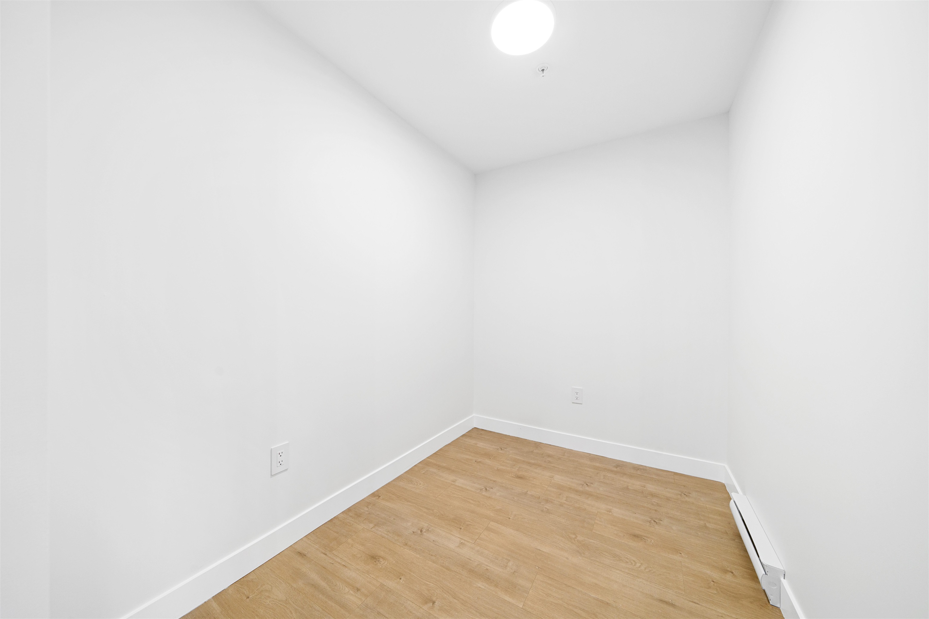 101 15353 17 AVENUE Unit: 101