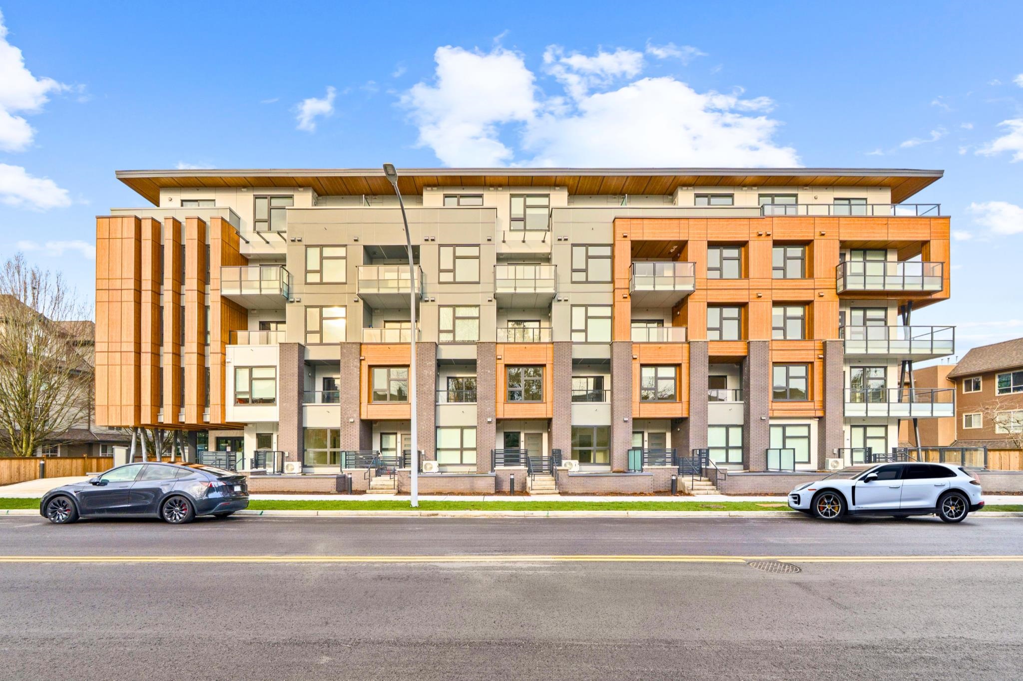 101 15353 17 AVENUE Unit: 101