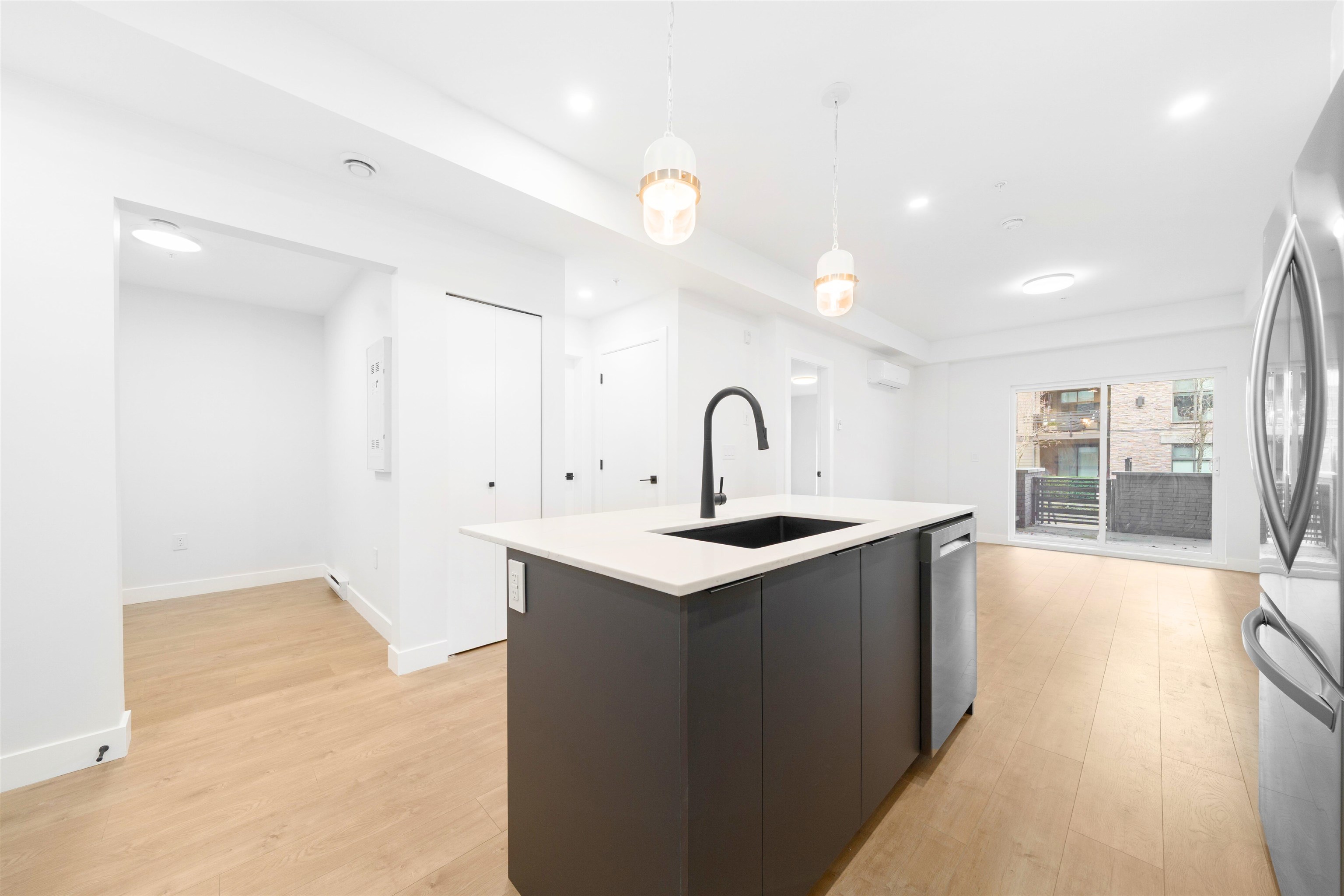 101 15353 17 AVENUE Unit: 101