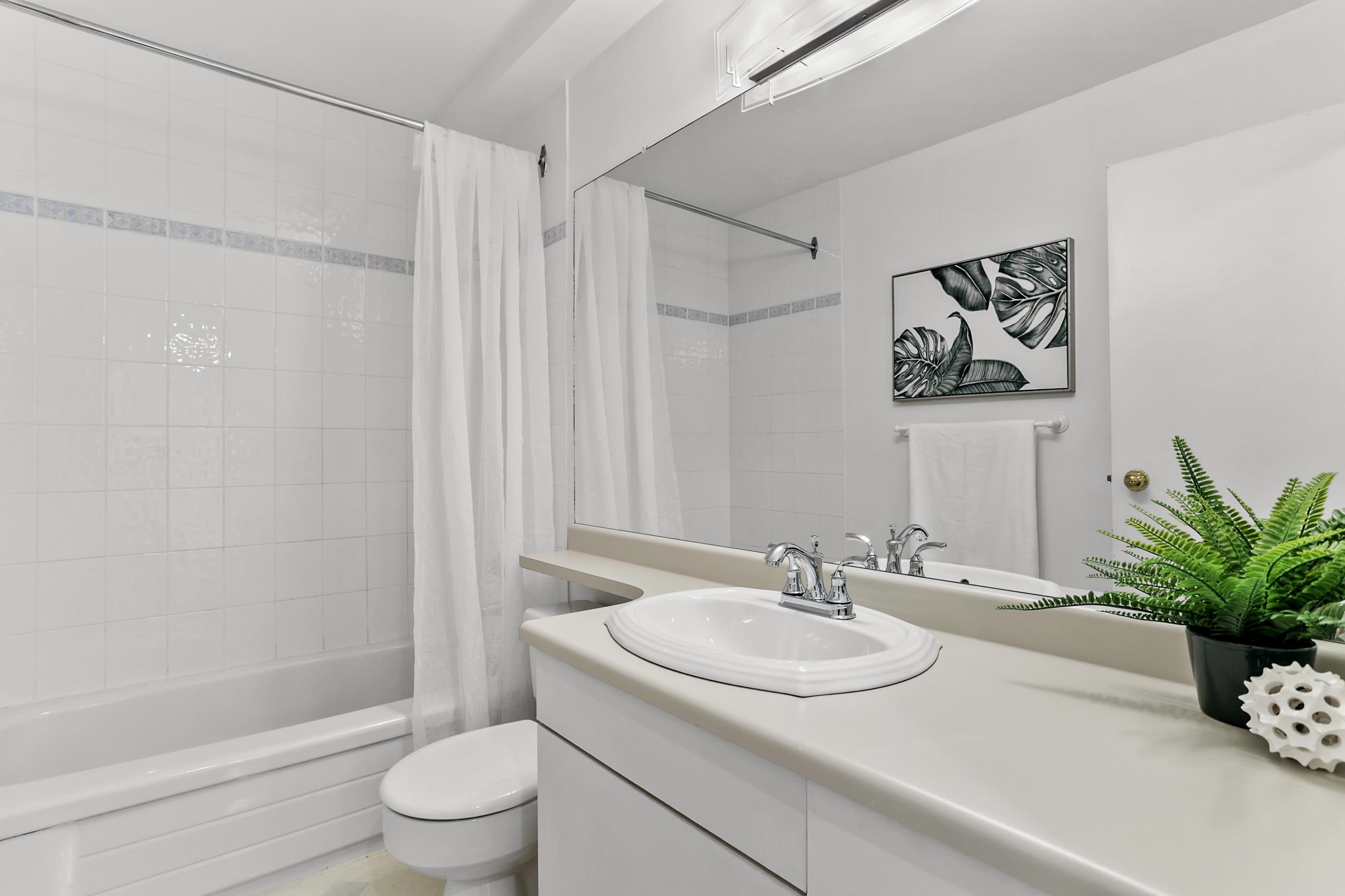 117 1140 CASTLE CRESCENT Unit: 117