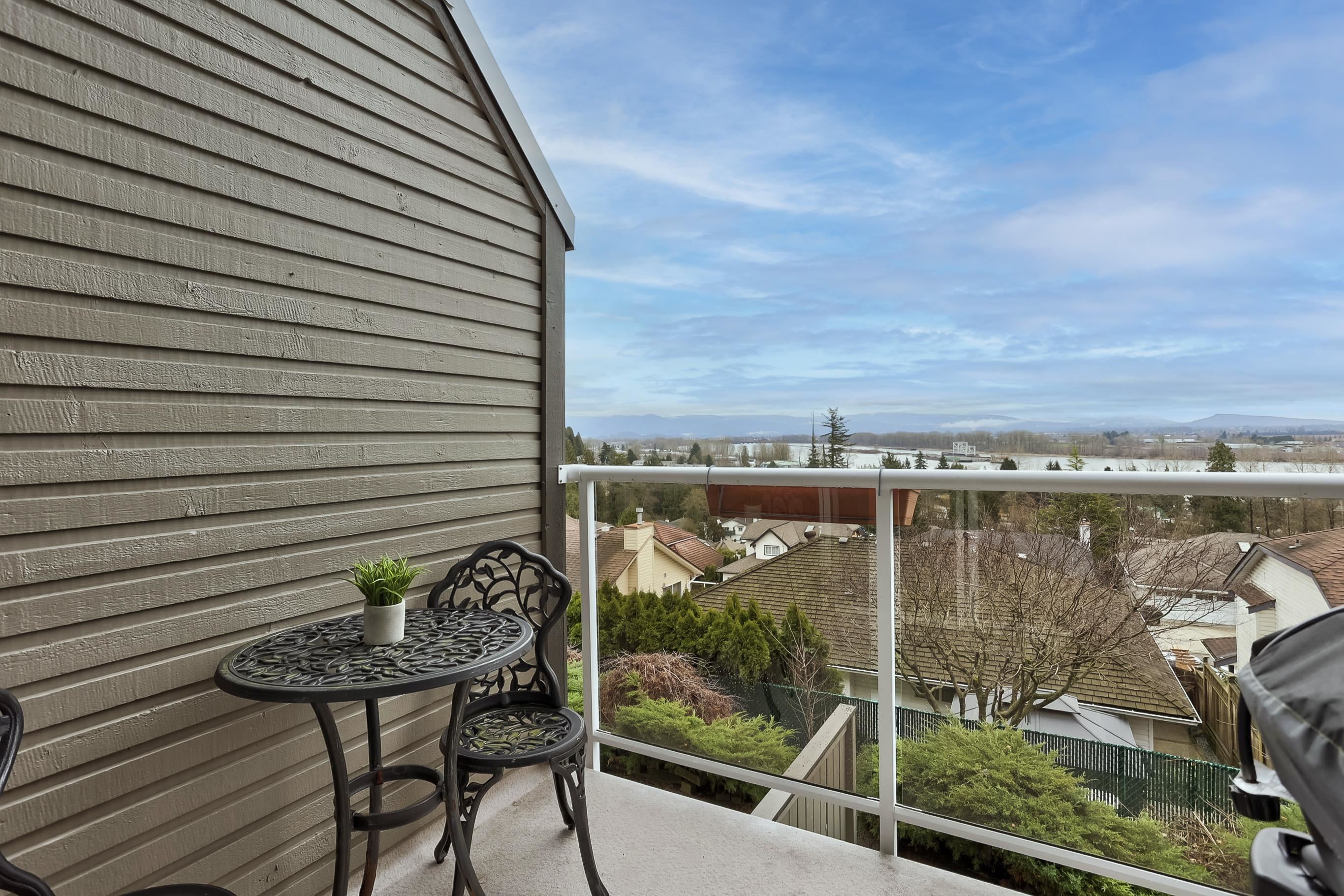 117 1140 CASTLE CRESCENT Unit: 117