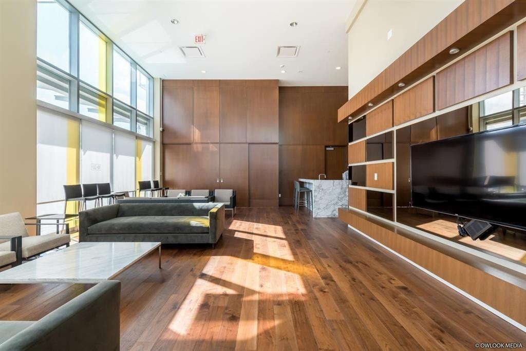 4003 6588 NELSON AVENUE Unit: 4003