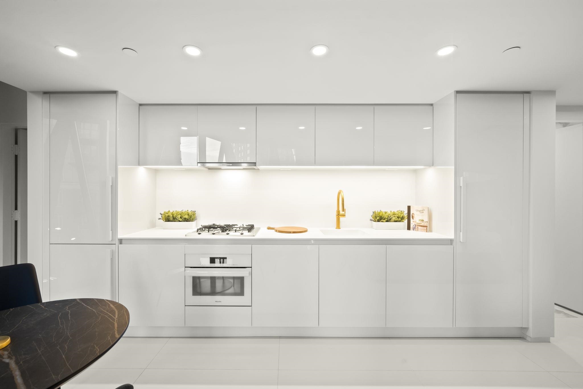 703 1033 NELSON STREET Unit: 703