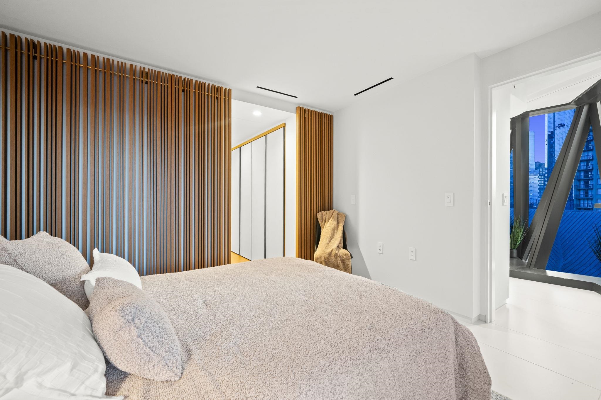 703 1033 NELSON STREET Unit: 703