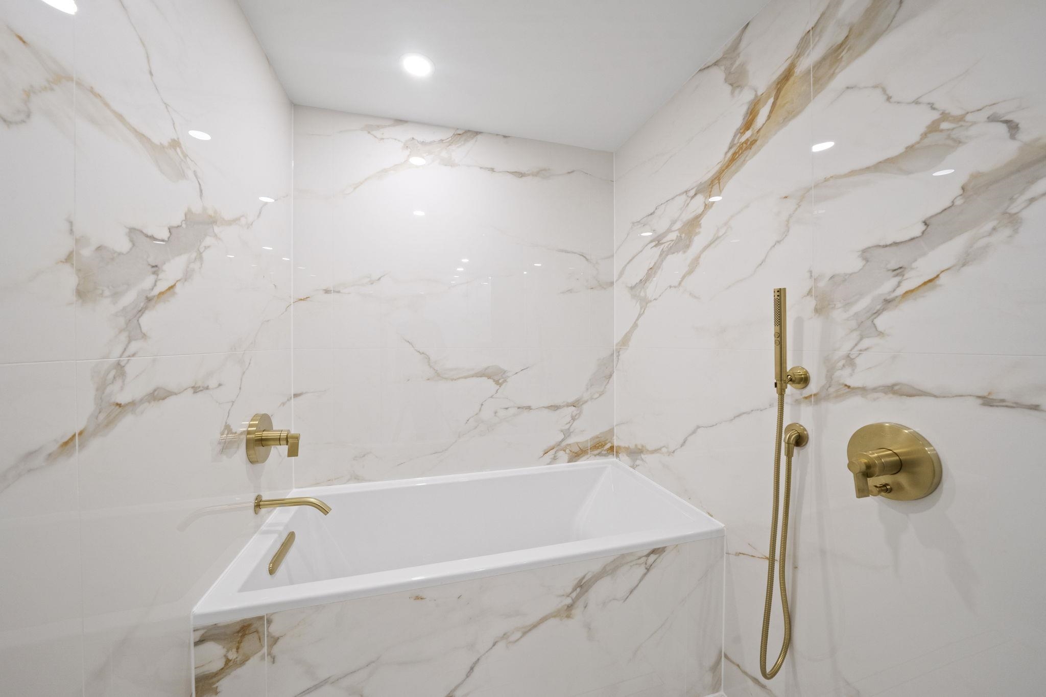 703 1033 NELSON STREET Unit: 703