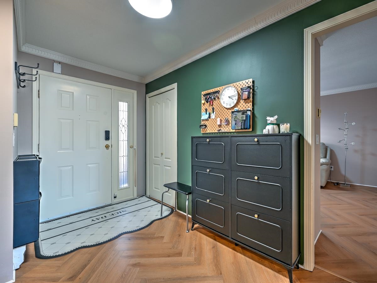 201 7600 MOFFATT ROAD Unit: 201