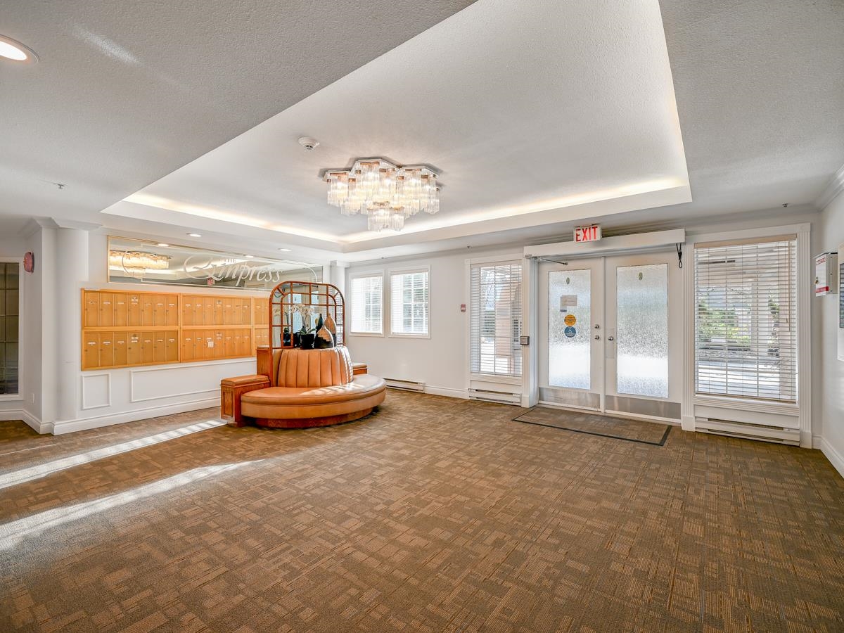 201 7600 MOFFATT ROAD Unit: 201