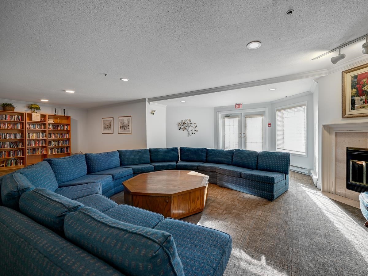 201 7600 MOFFATT ROAD Unit: 201