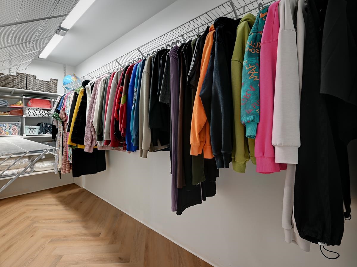 201 7600 MOFFATT ROAD Unit: 201