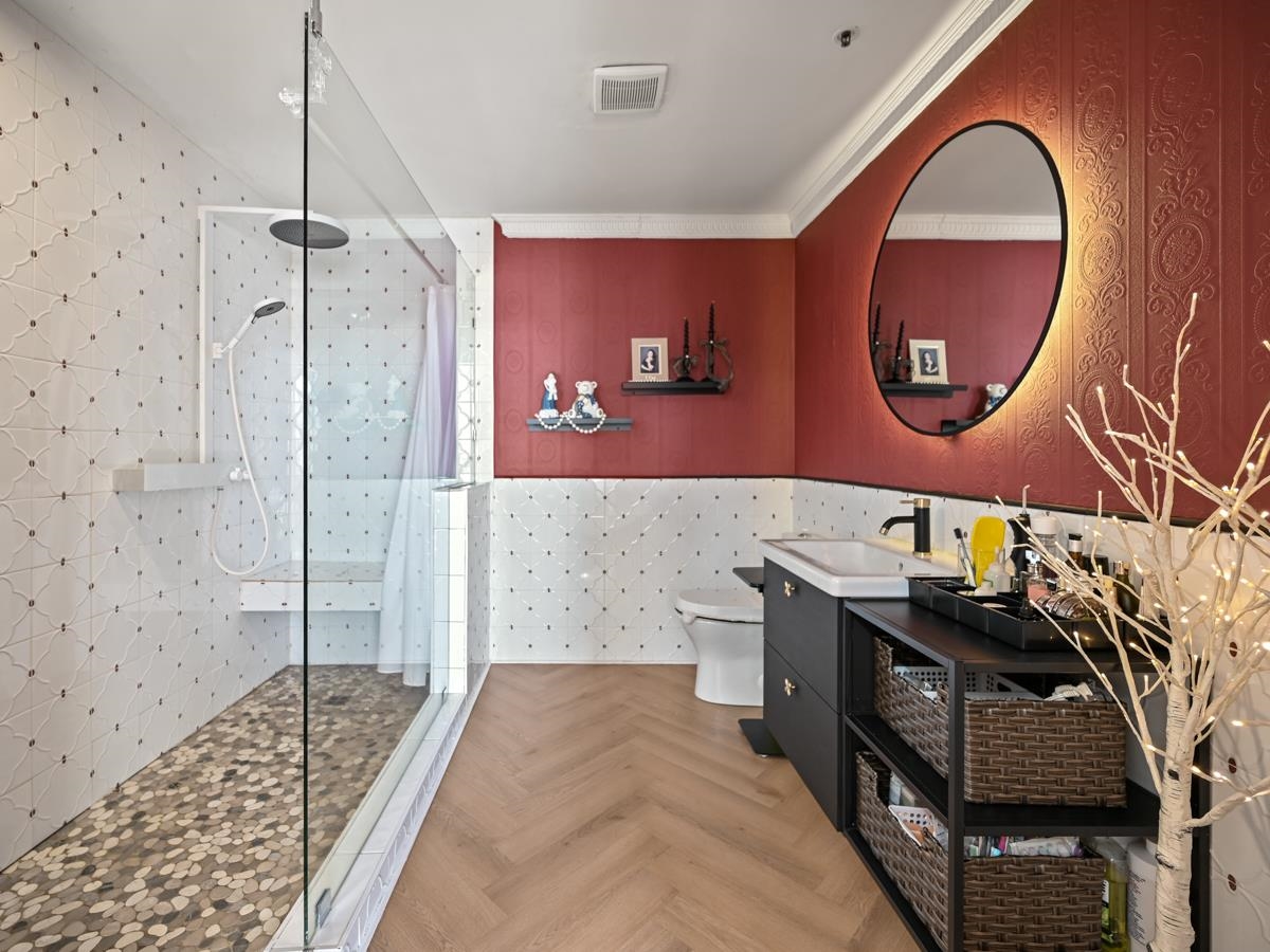 201 7600 MOFFATT ROAD Unit: 201