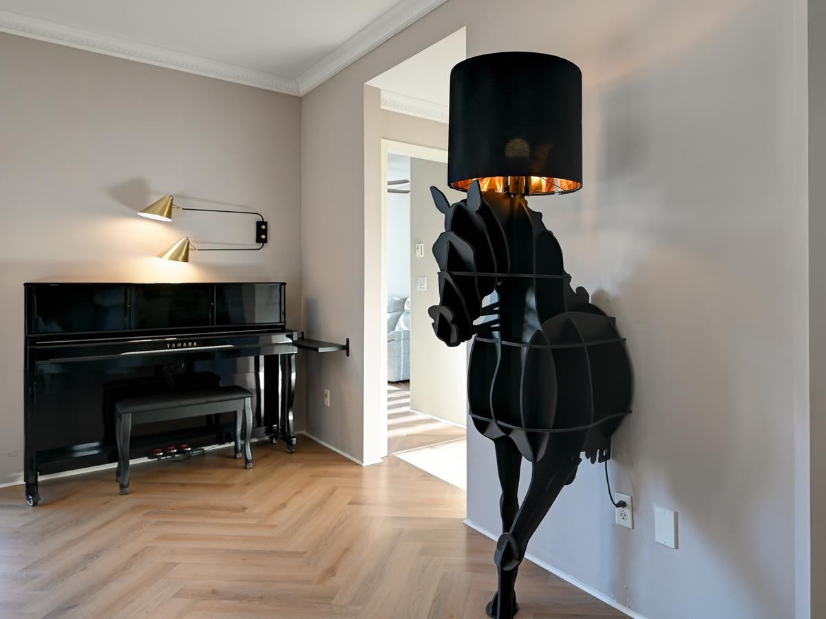 201 7600 MOFFATT ROAD Unit: 201