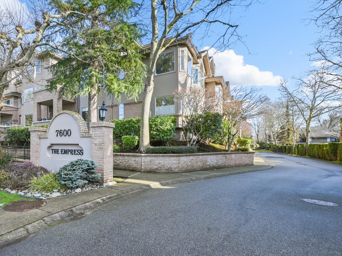 201 7600 MOFFATT ROAD Unit: 201