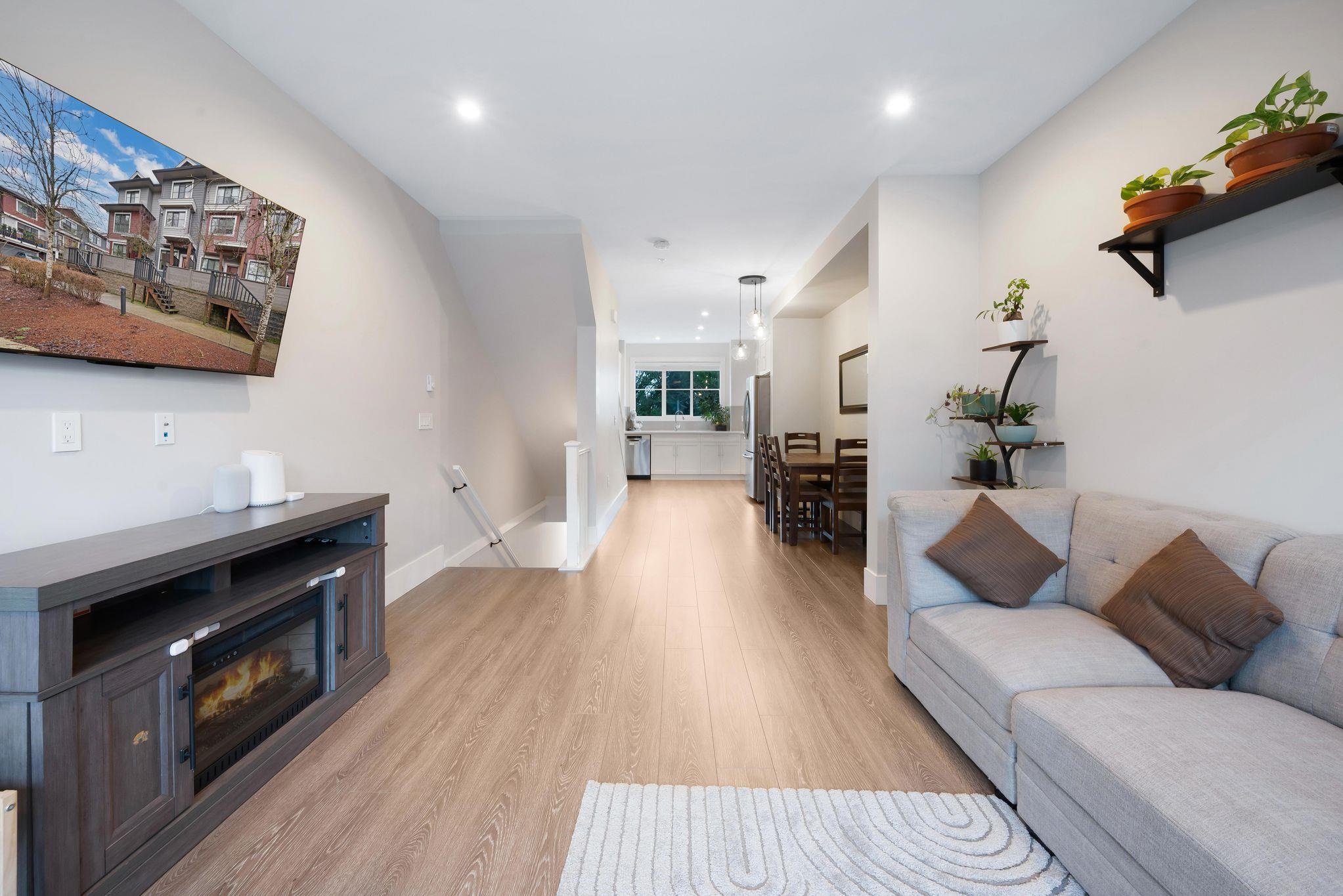 56 13260 236 STREET Unit: 56