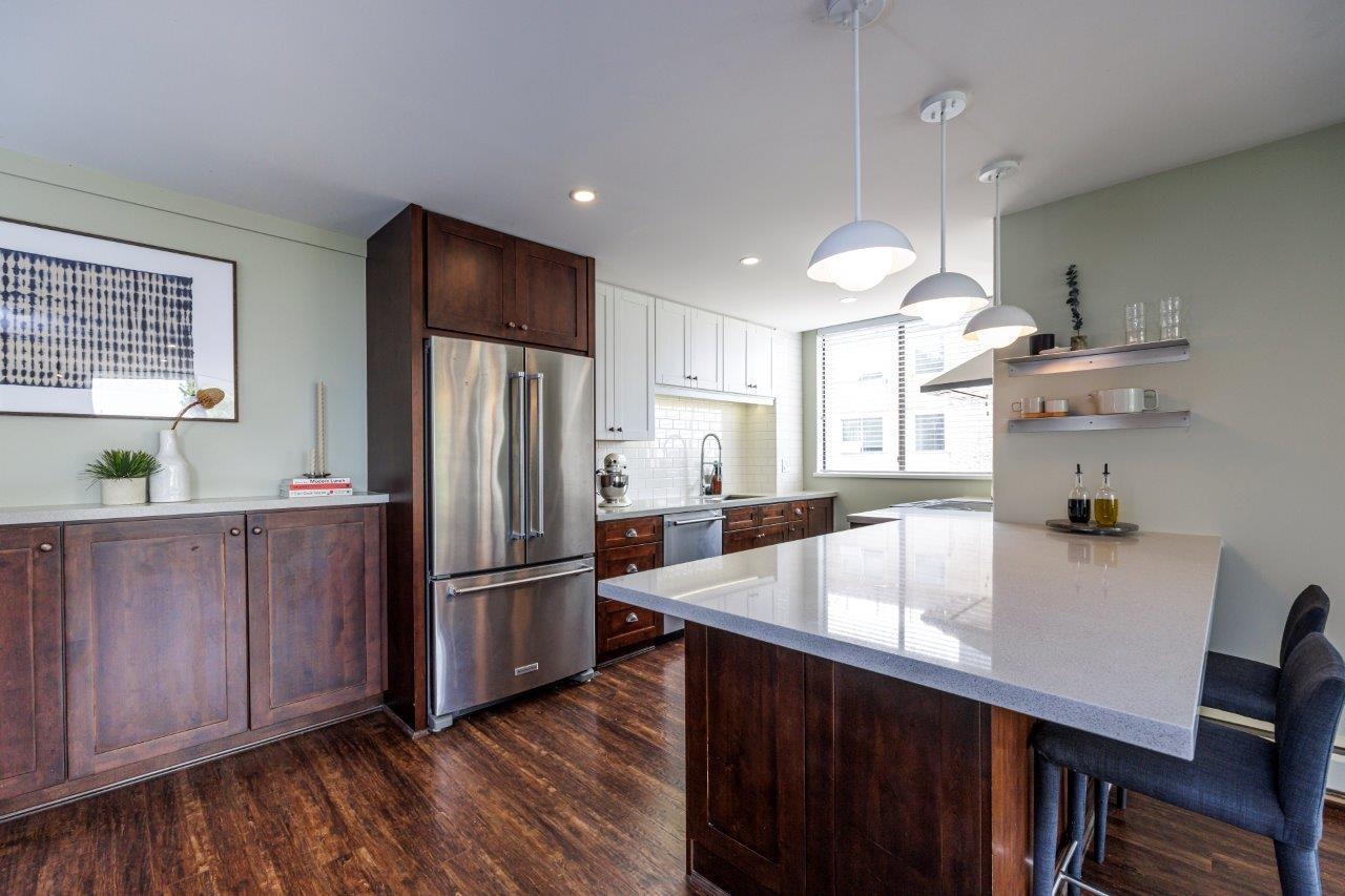 302 540 LONSDALE AVENUE Unit: 302