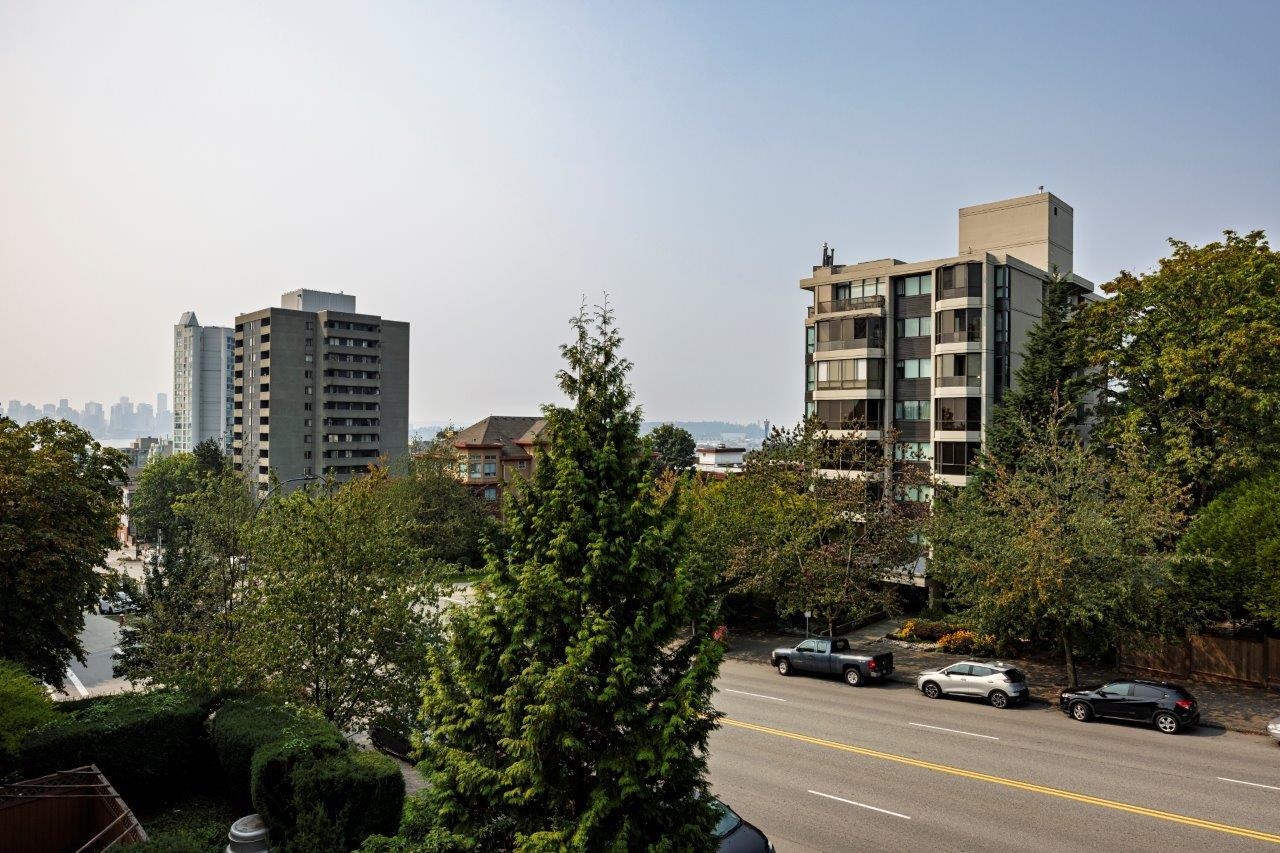 302 540 LONSDALE AVENUE Unit: 302