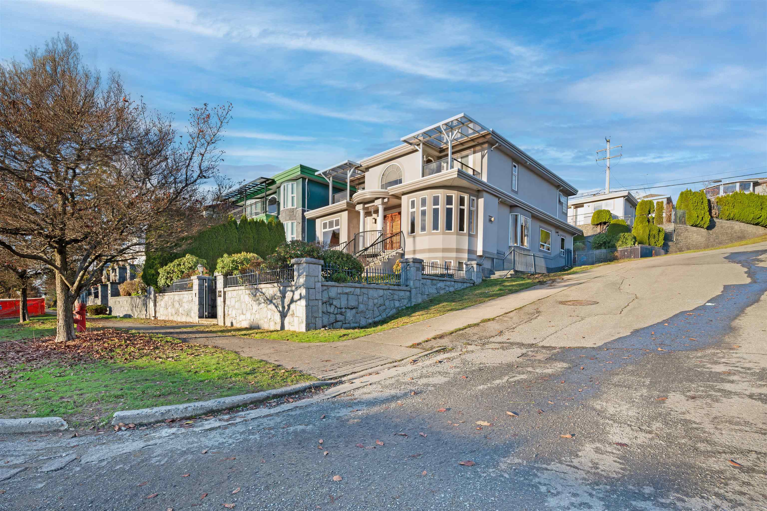 2195 HARRISON STREET