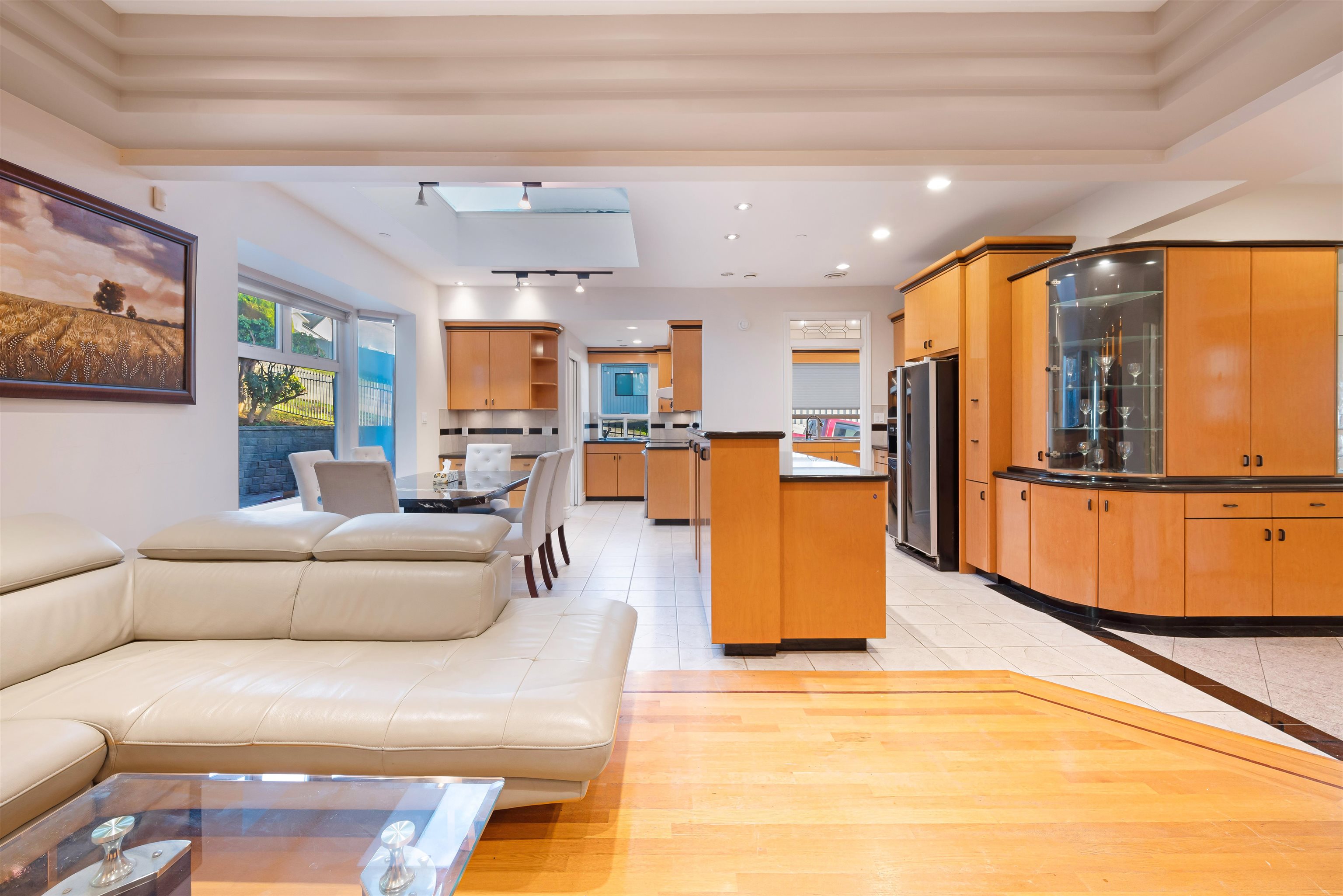 2195 HARRISON STREET