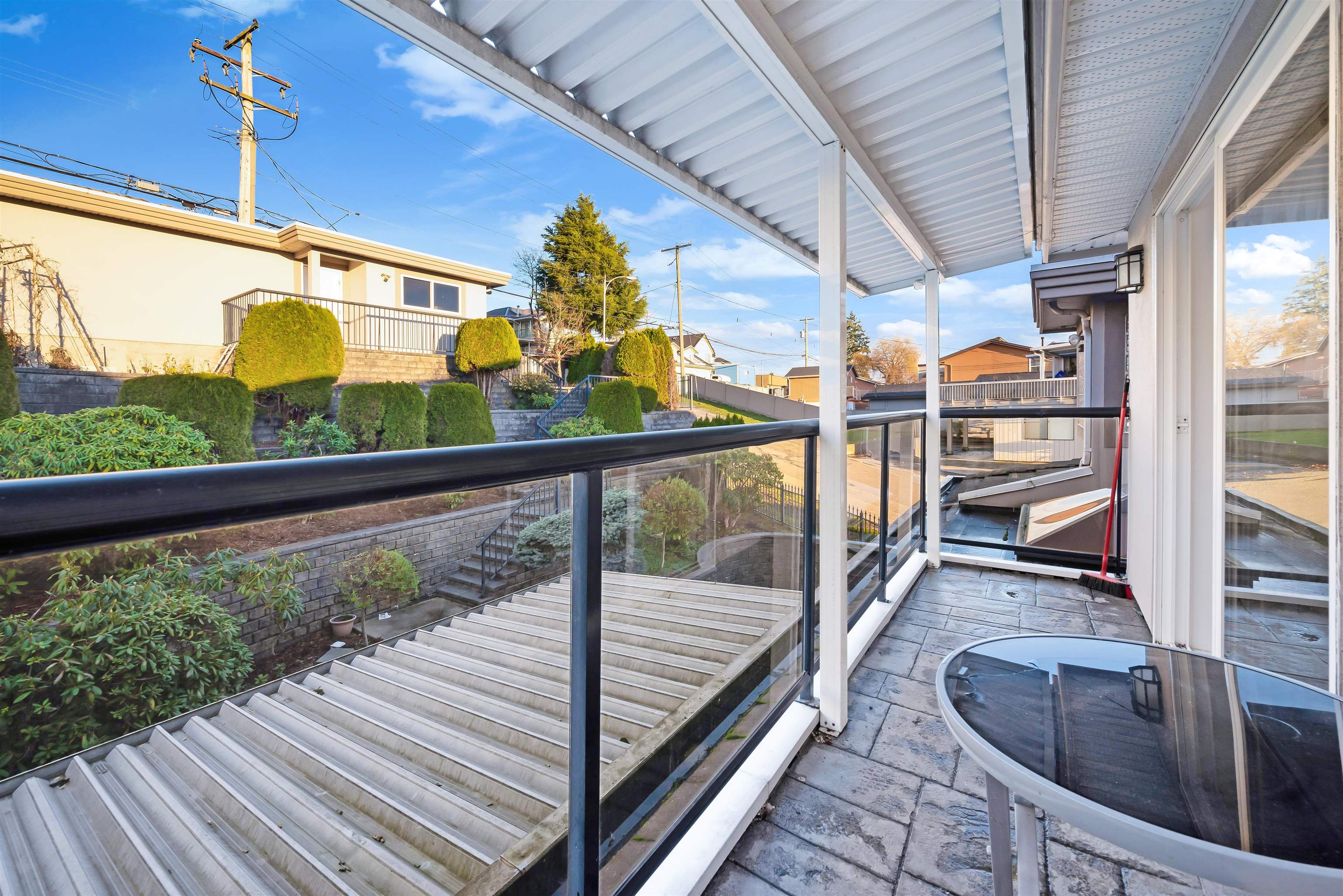 2195 HARRISON STREET