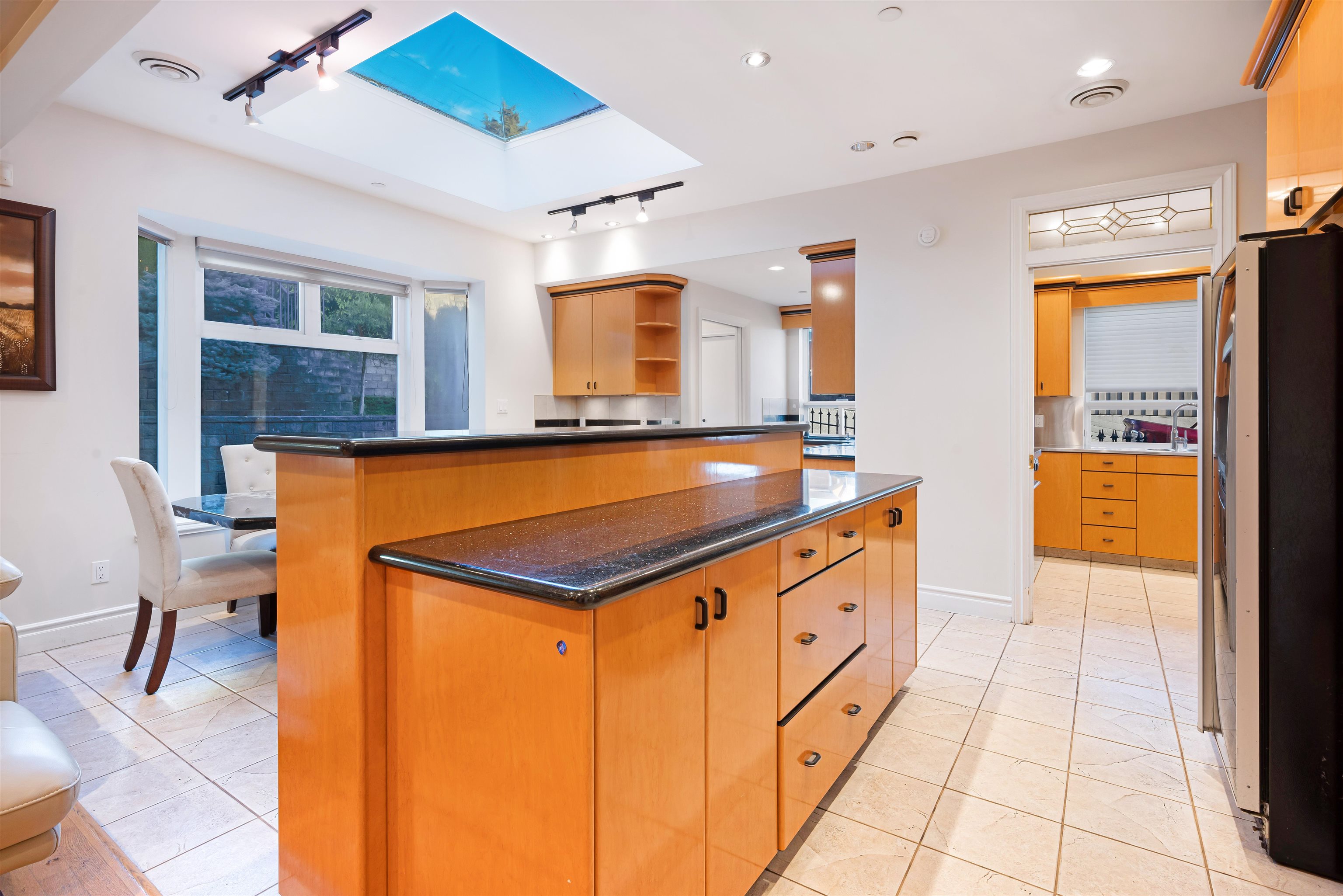 2195 HARRISON STREET