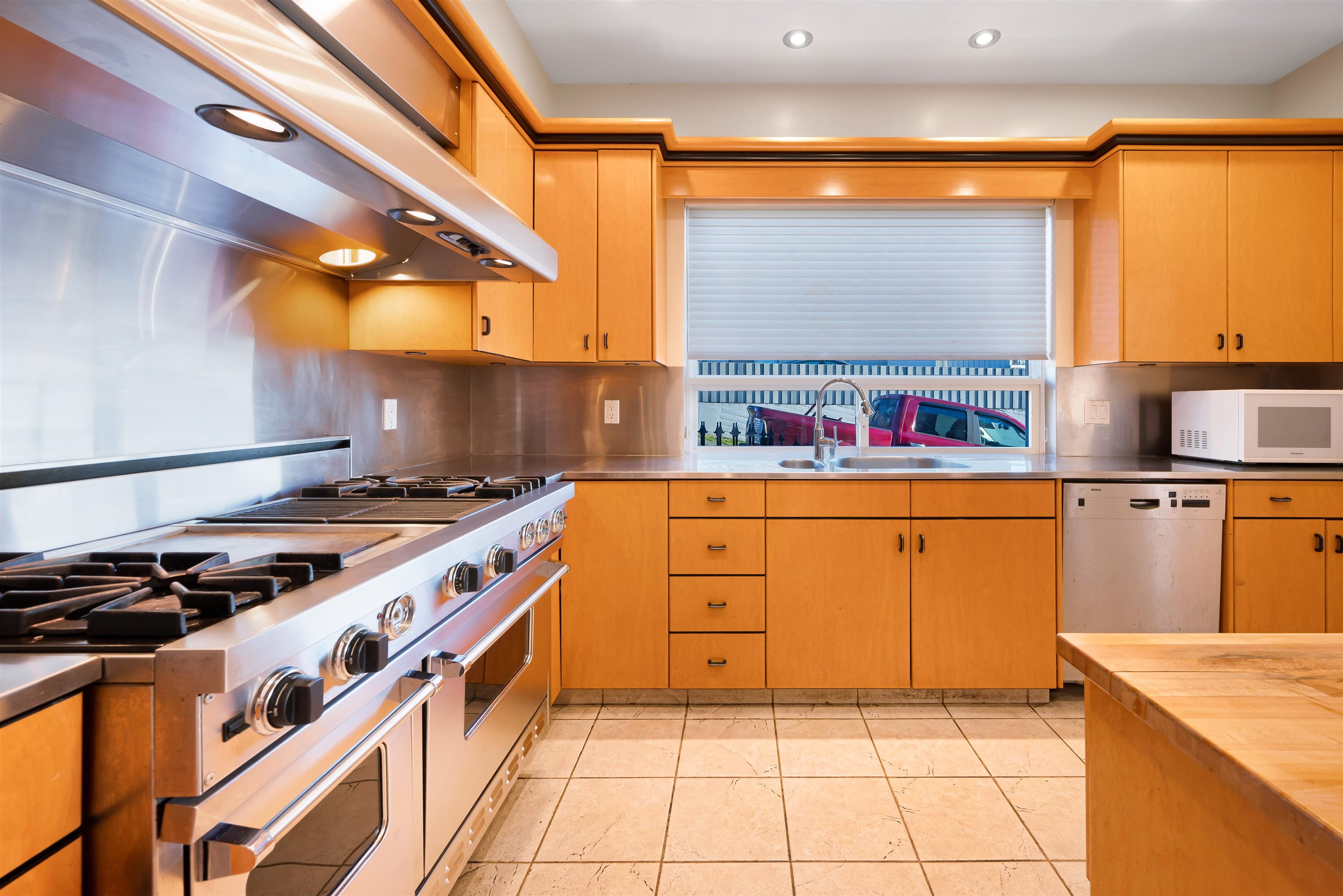 2195 HARRISON STREET