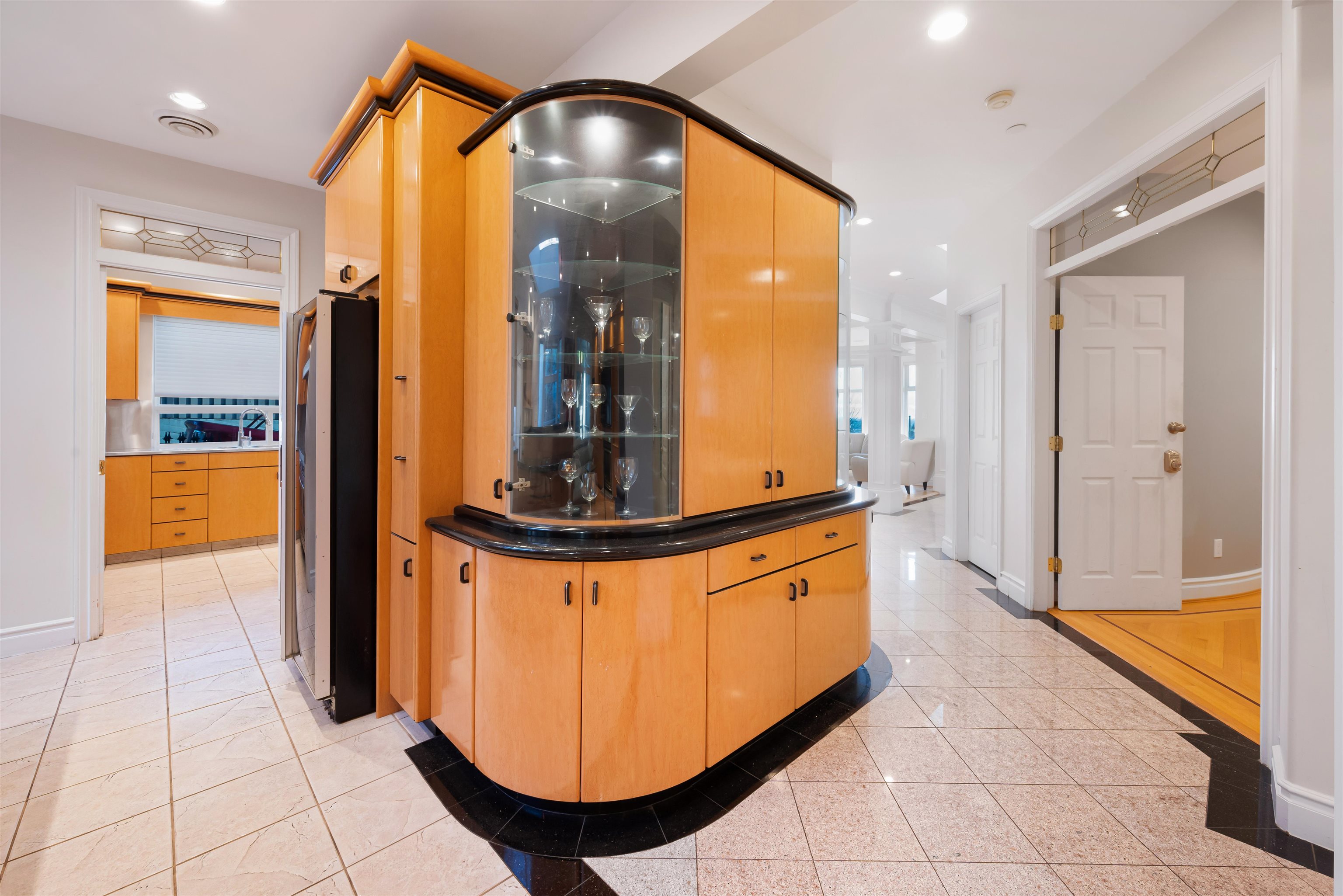 2195 HARRISON STREET