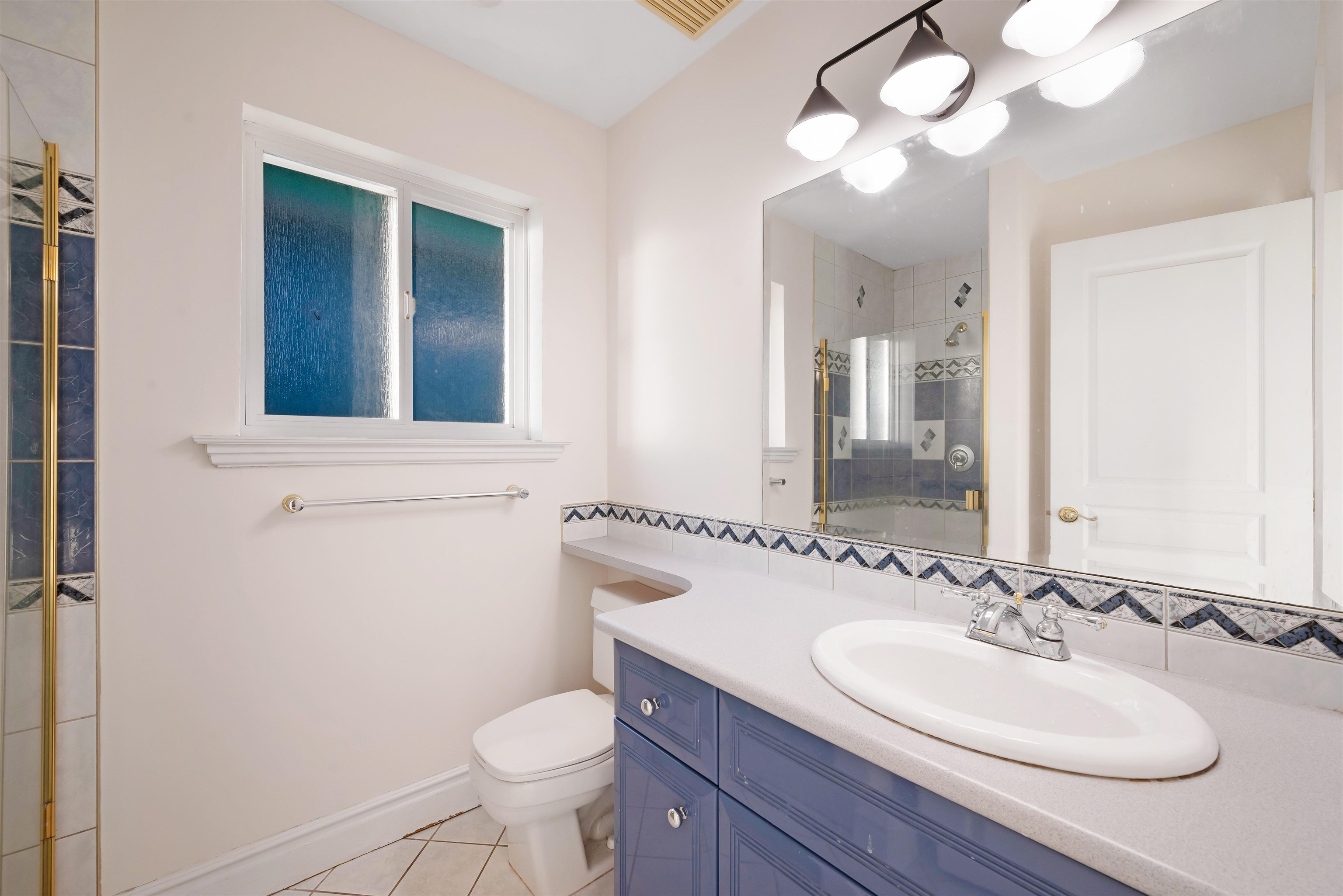 2195 HARRISON STREET