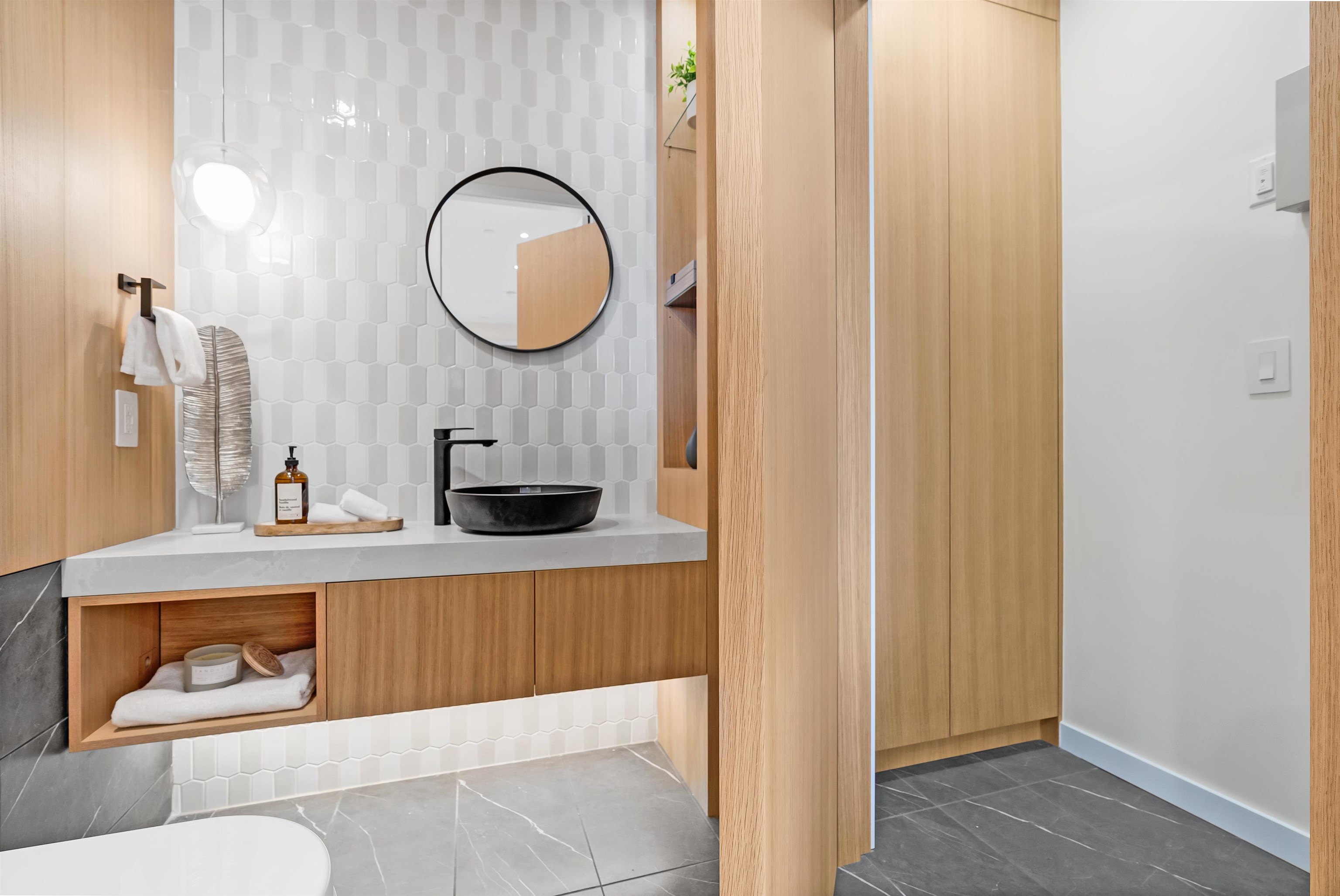 1 2764 W 14TH AVENUE Unit: 1