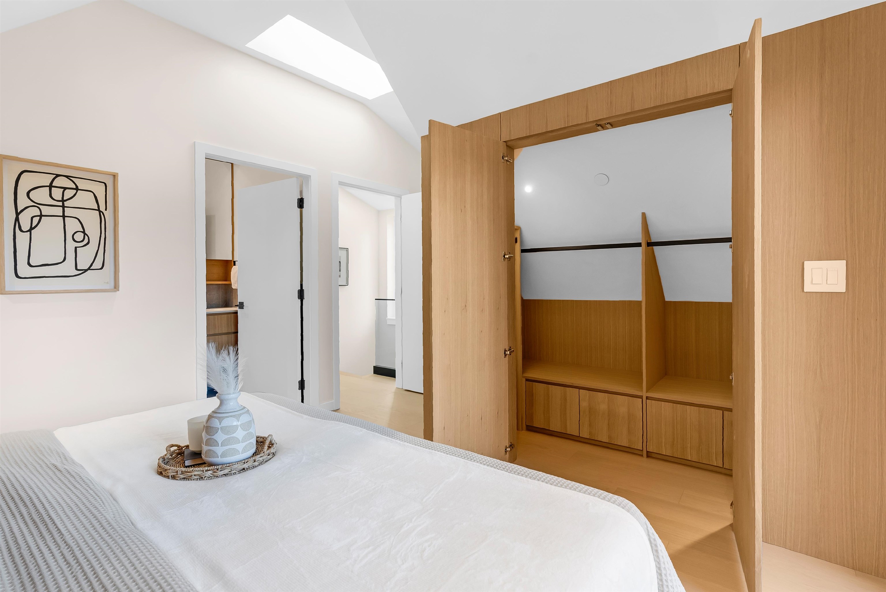 2 2764 W 14TH AVENUE Unit: 2