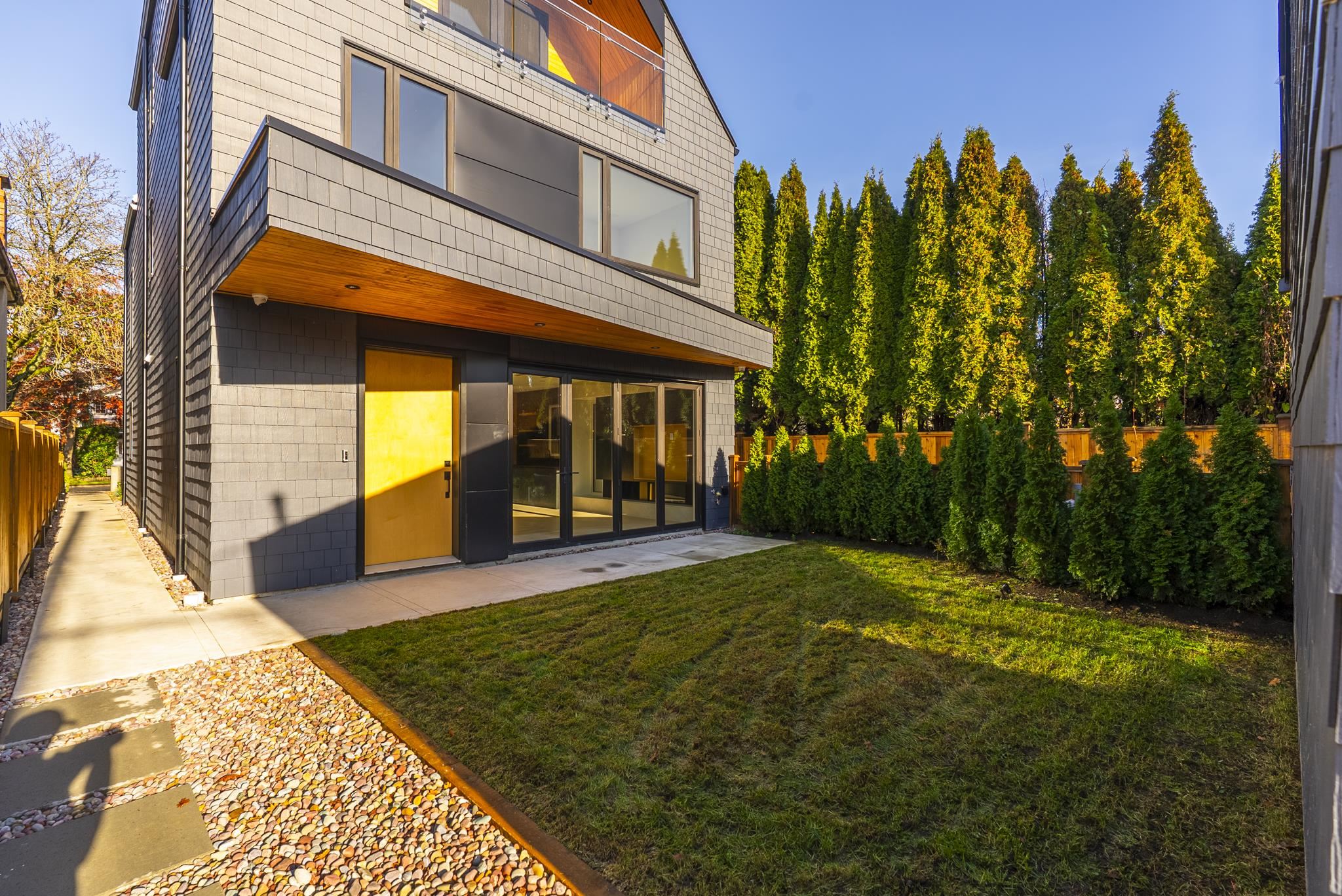 2 2764 W 14TH AVENUE Unit: 2