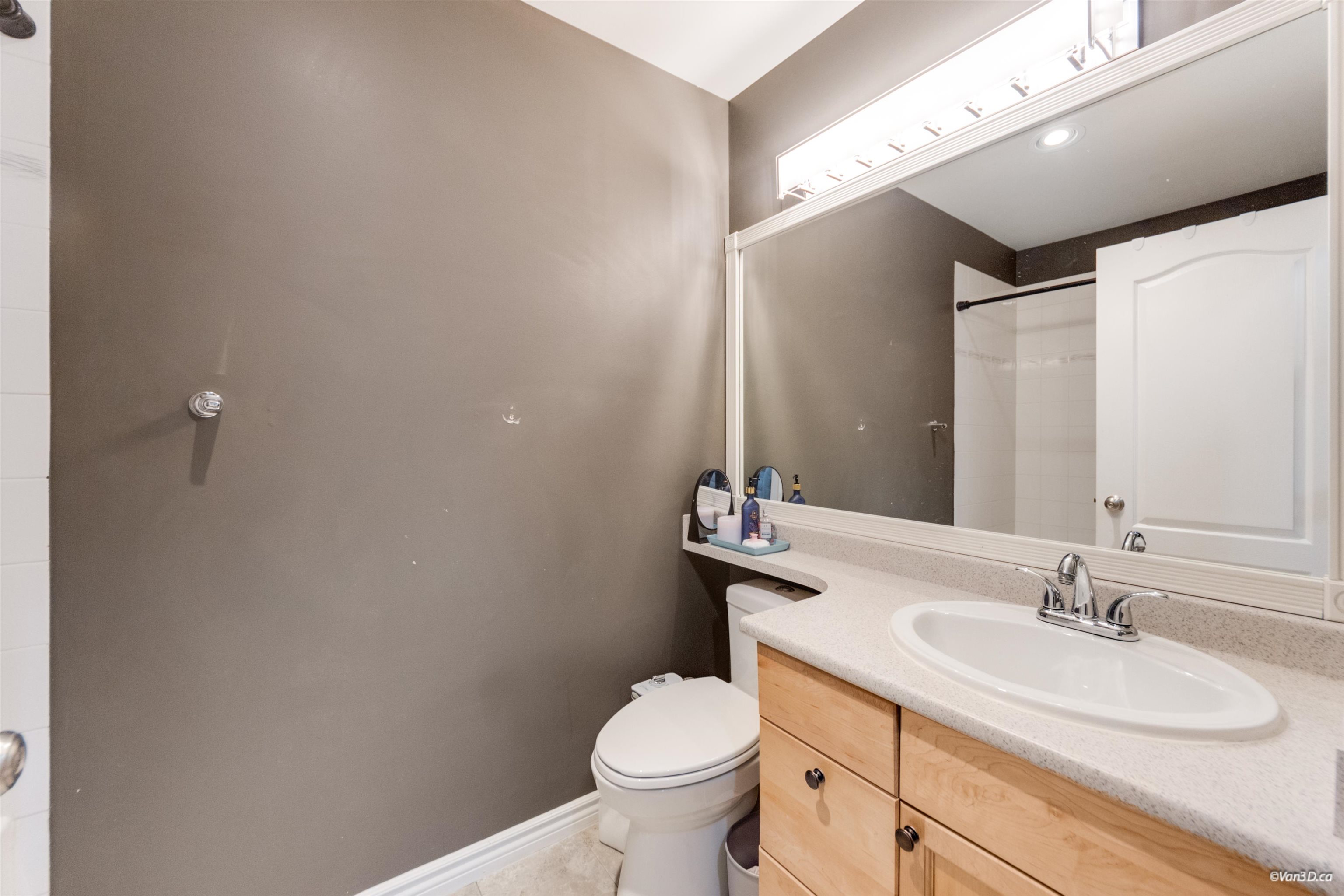 415 2978 BURLINGTON DRIVE Unit: 415