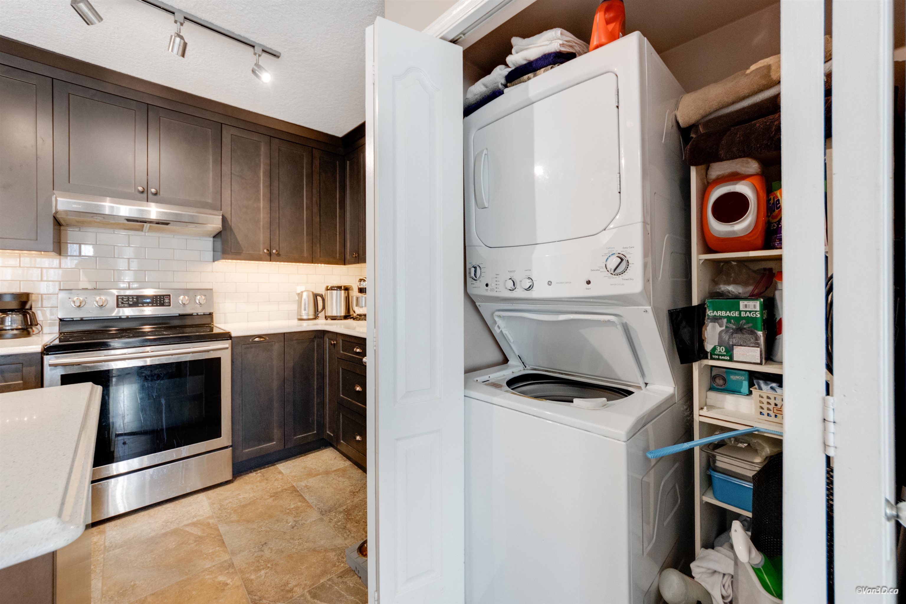 415 2978 BURLINGTON DRIVE Unit: 415