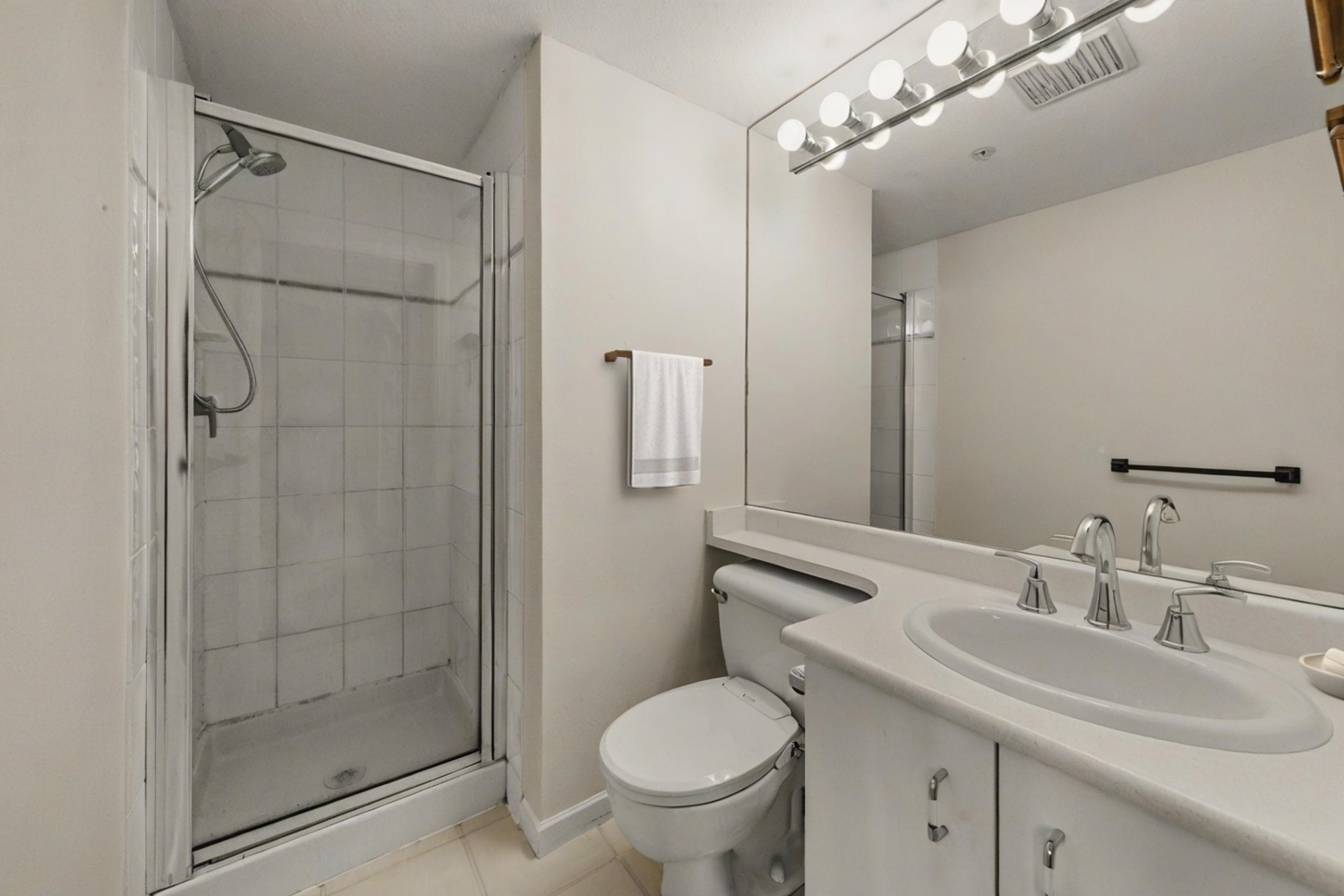 202 1333 W 7TH AVENUE Unit: 202