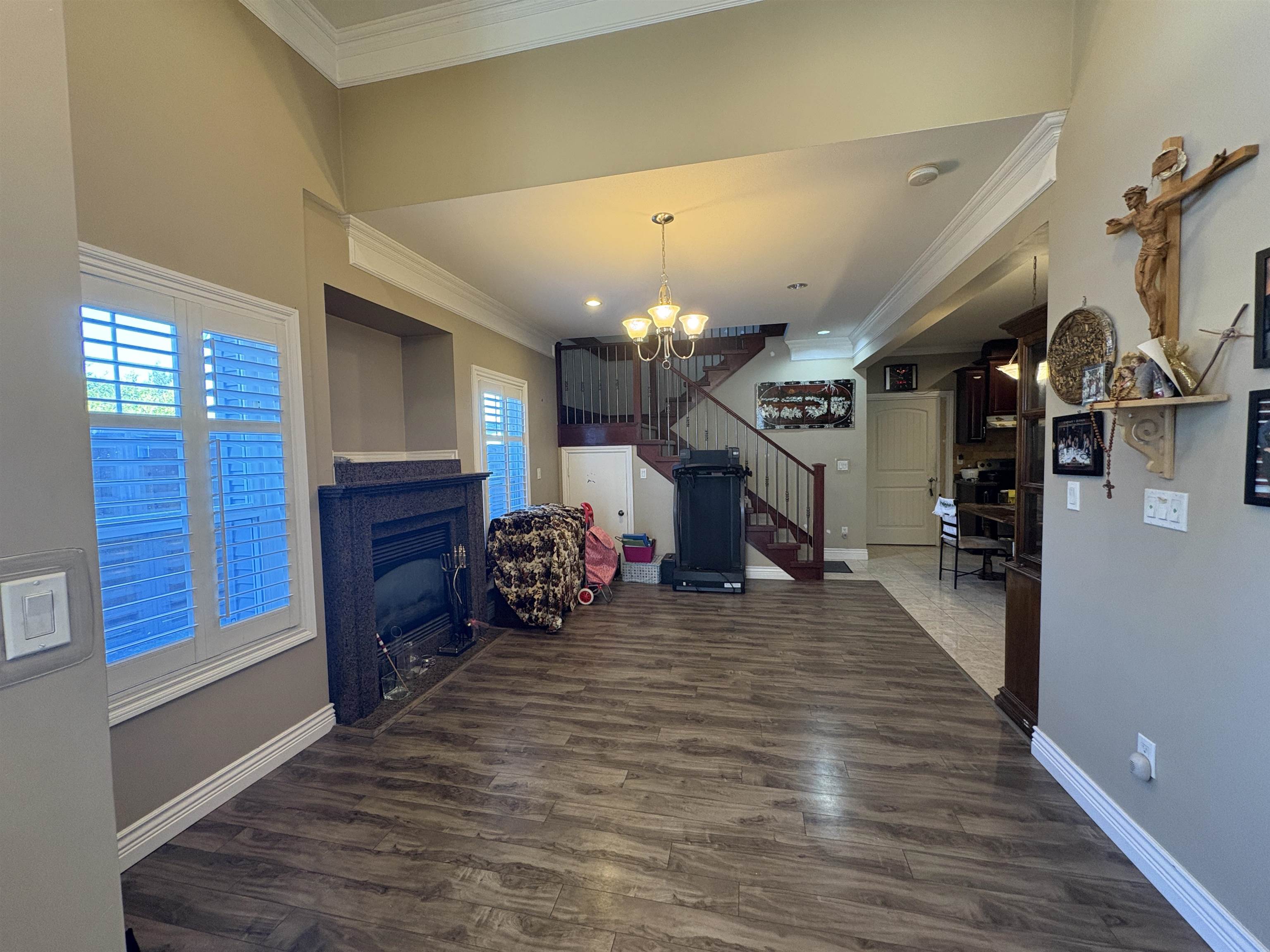 6916 CUNNINGHAM COURT