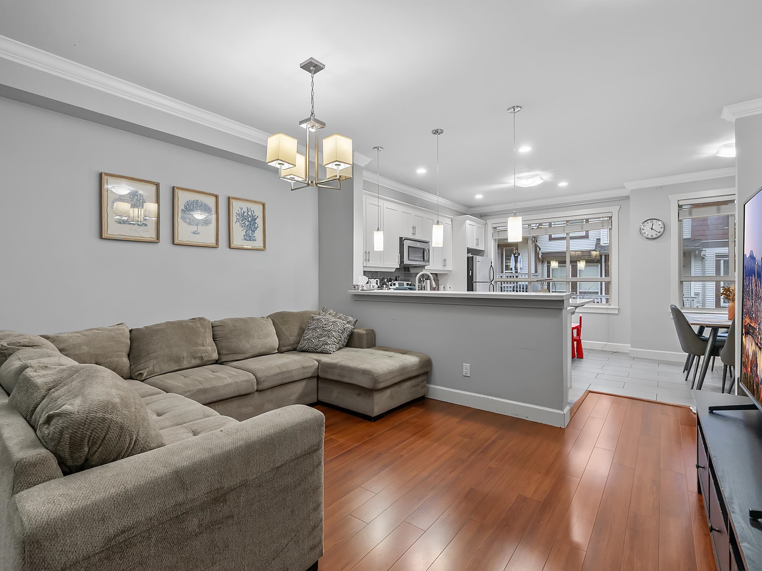 37 19560 68 AVENUE Unit: 37