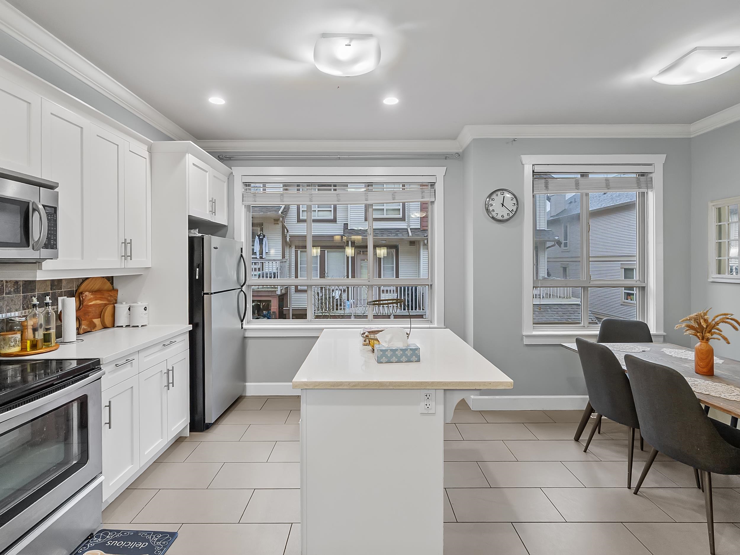 37 19560 68 AVENUE Unit: 37