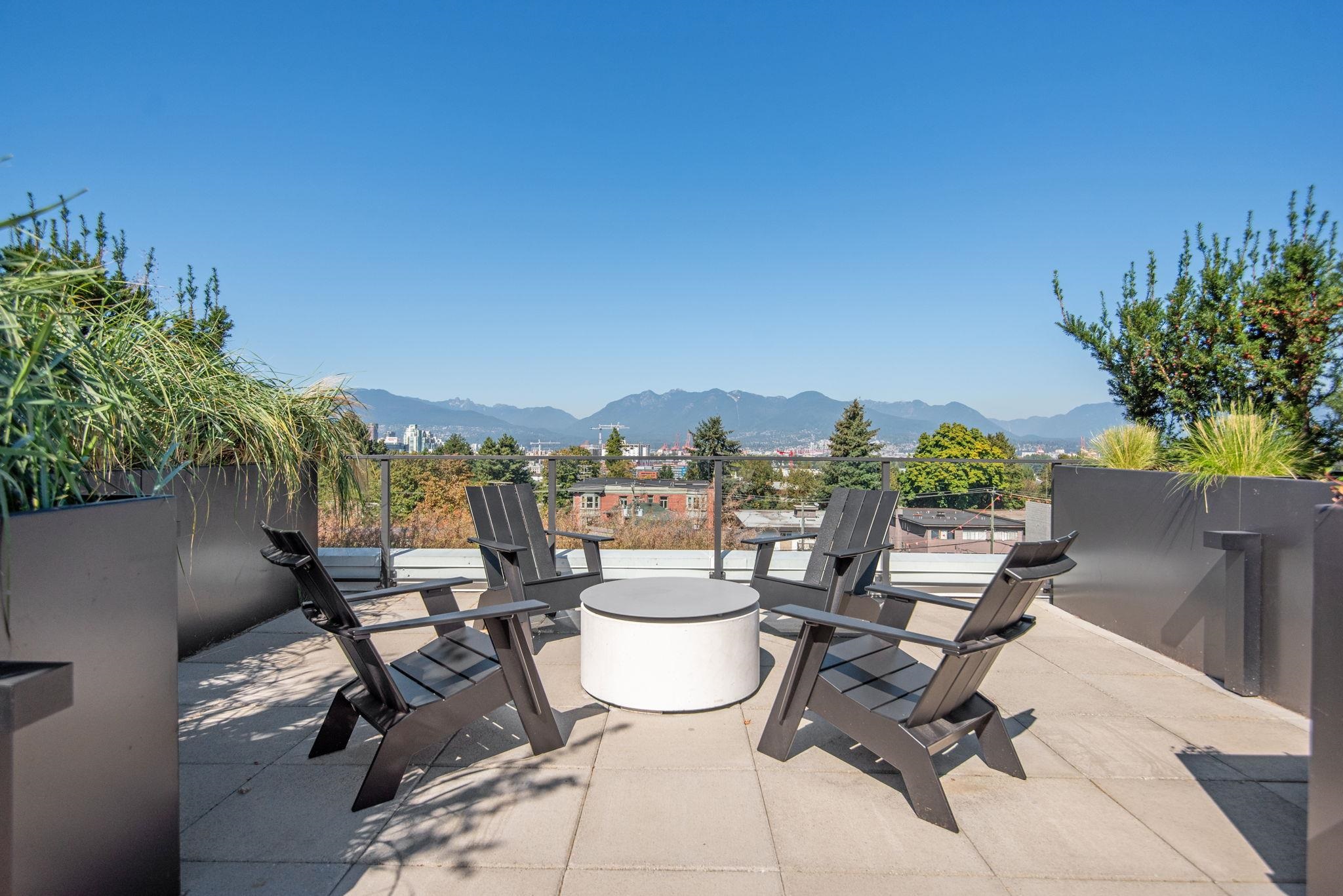 321 2520 GUELPH STREET Unit: 321