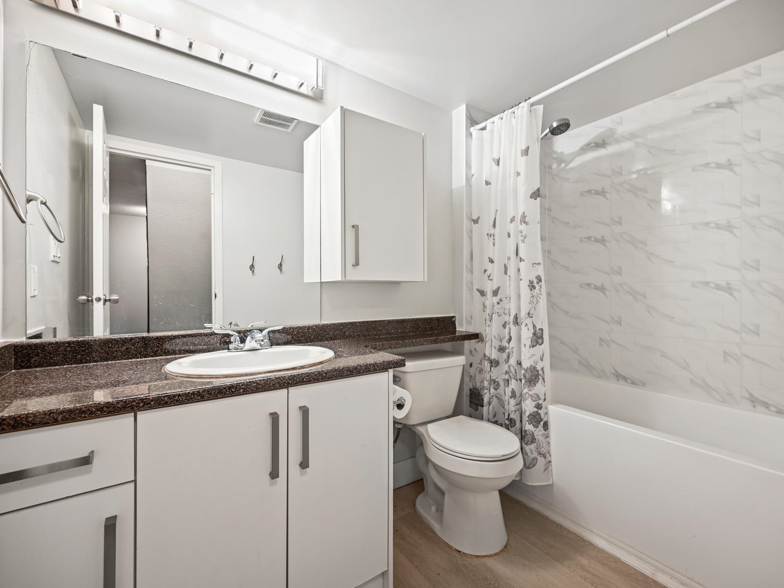 202 7095 133B STREET Unit: 202