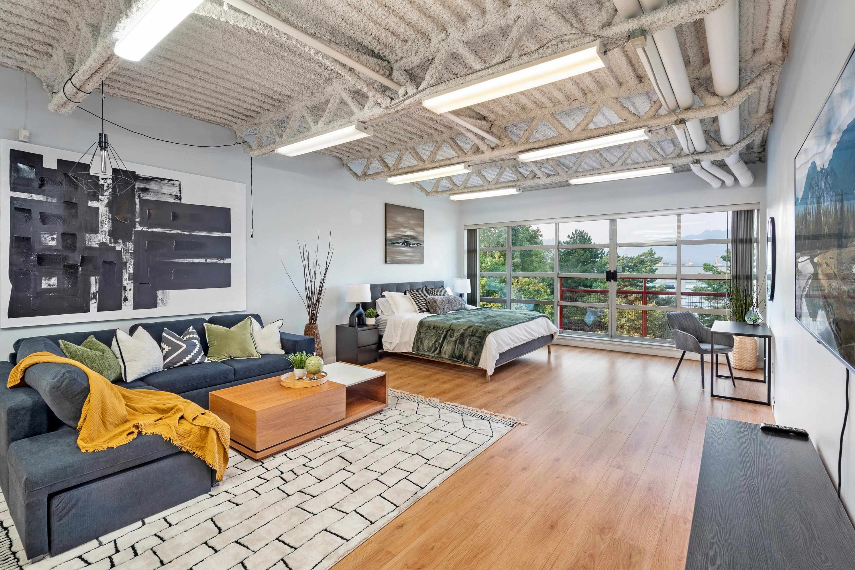 306 350 E 2ND AVENUE Unit: 306