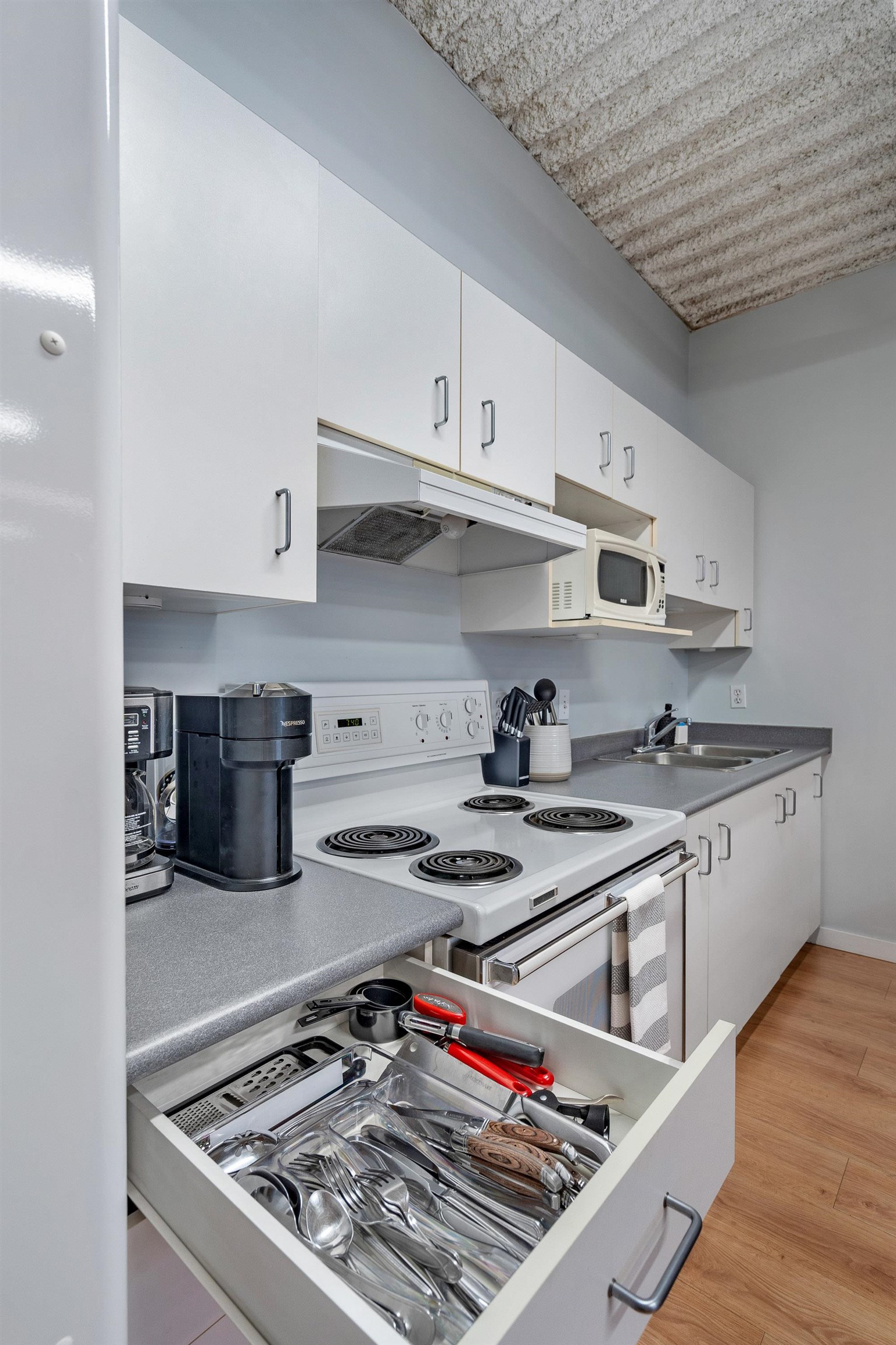 306 350 E 2ND AVENUE Unit: 306