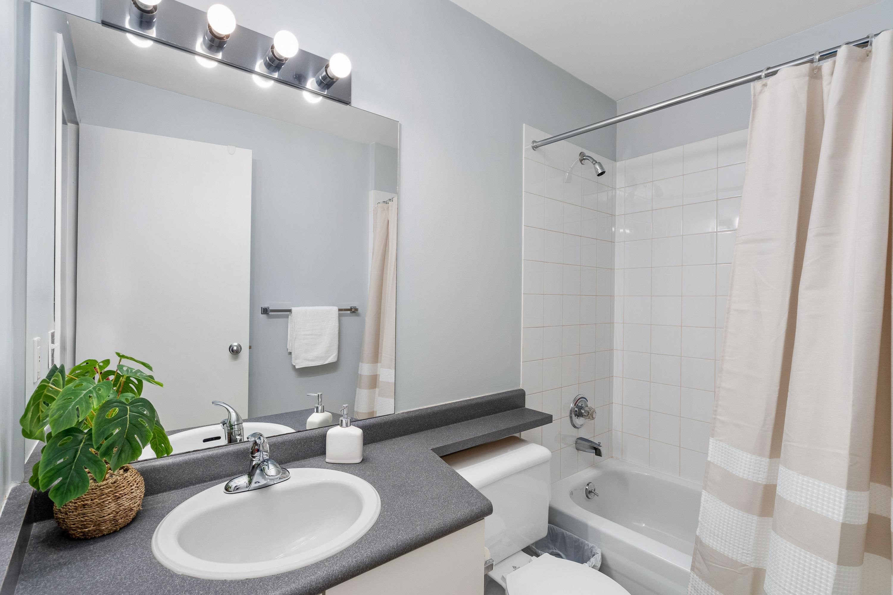 306 350 E 2ND AVENUE Unit: 306