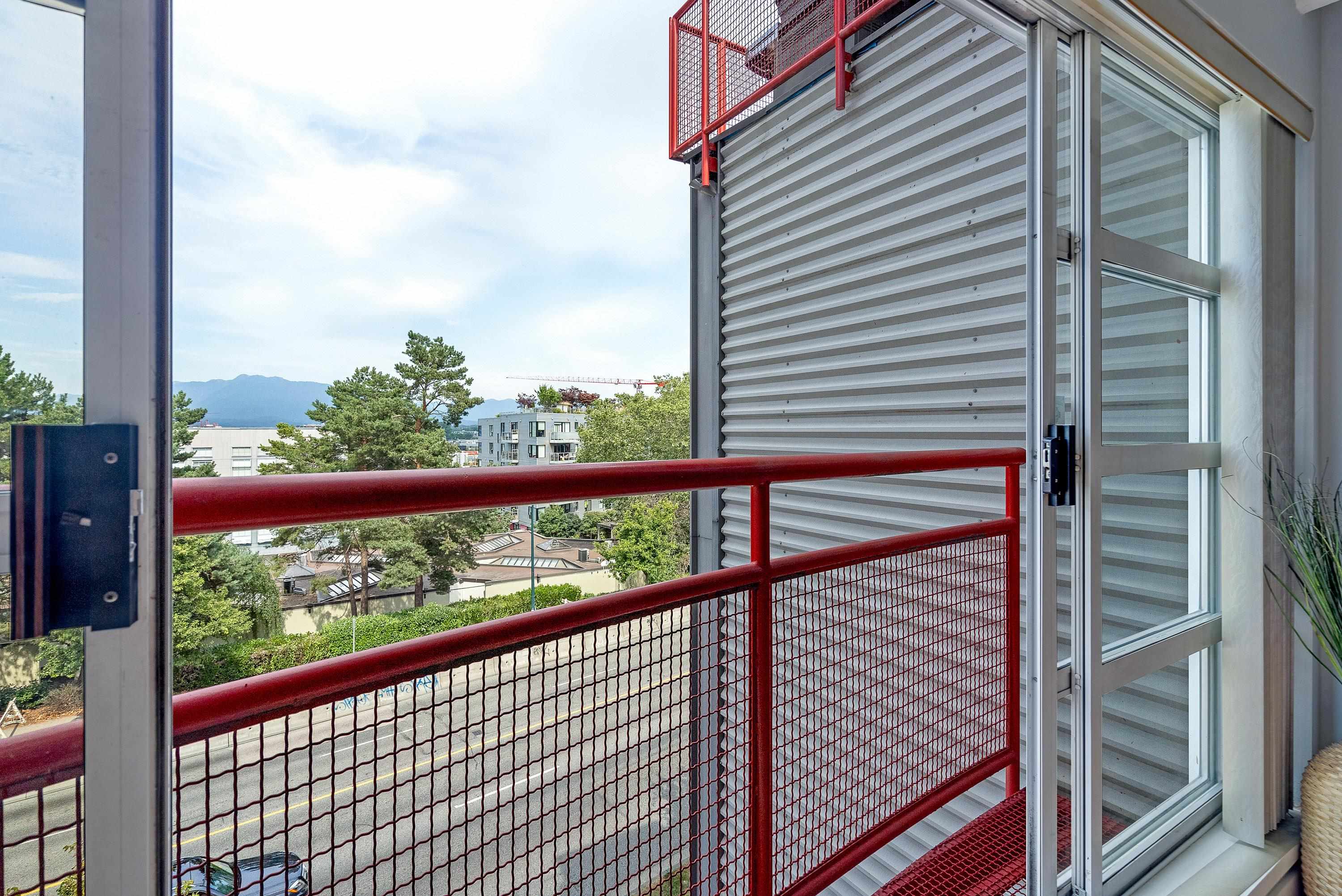 306 350 E 2ND AVENUE Unit: 306