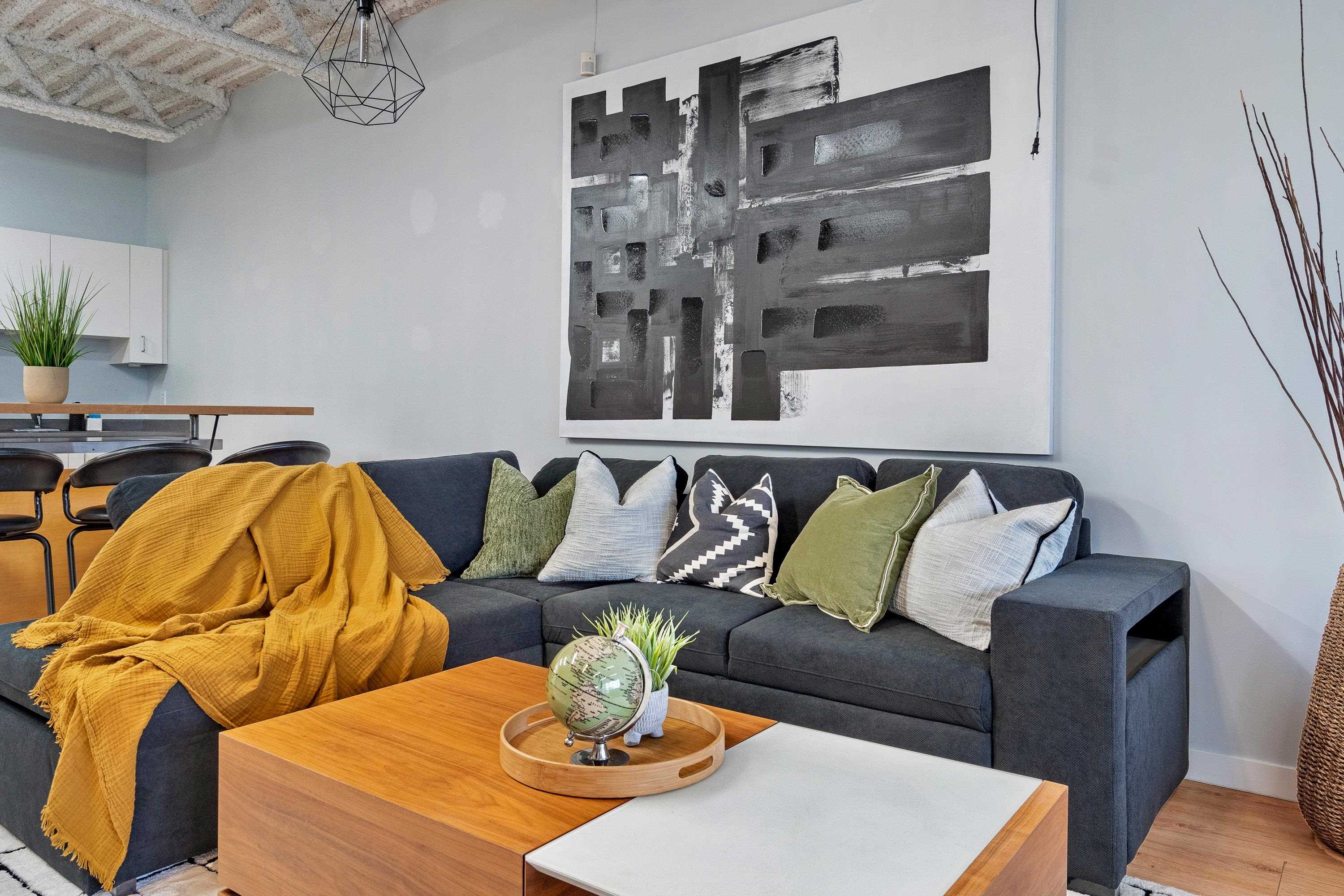 306 350 E 2ND AVENUE Unit: 306