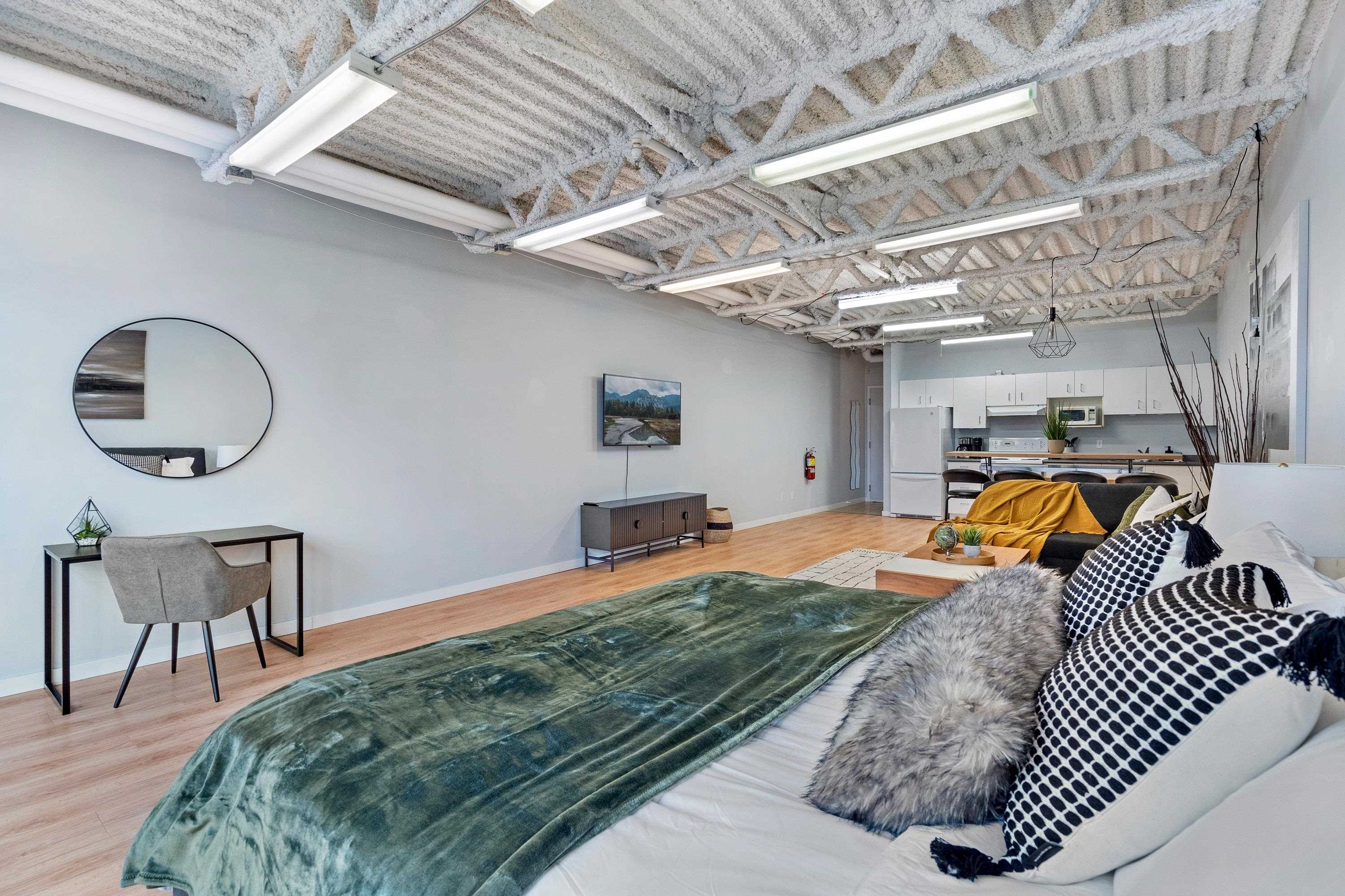 306 350 E 2ND AVENUE Unit: 306