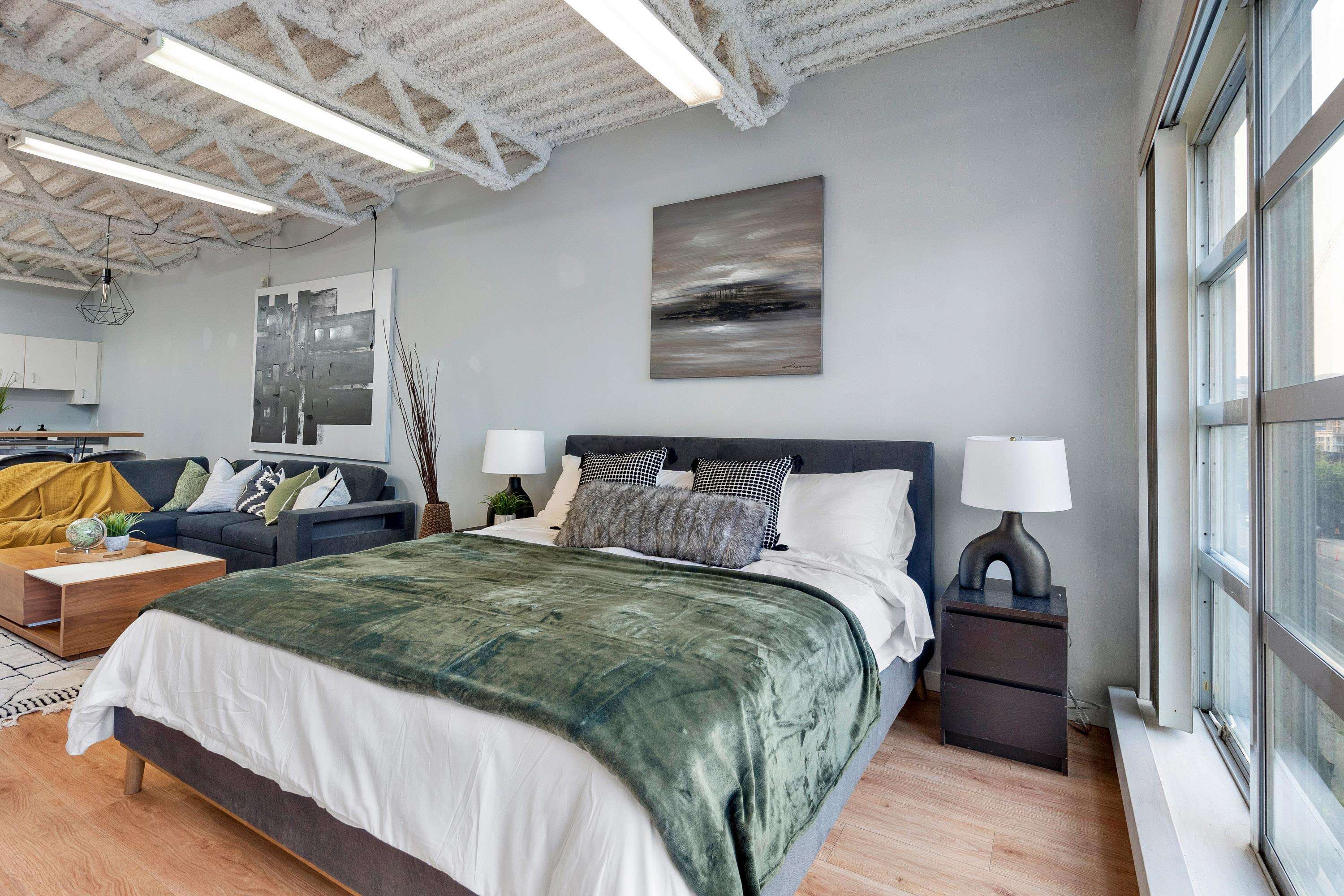 306 350 E 2ND AVENUE Unit: 306