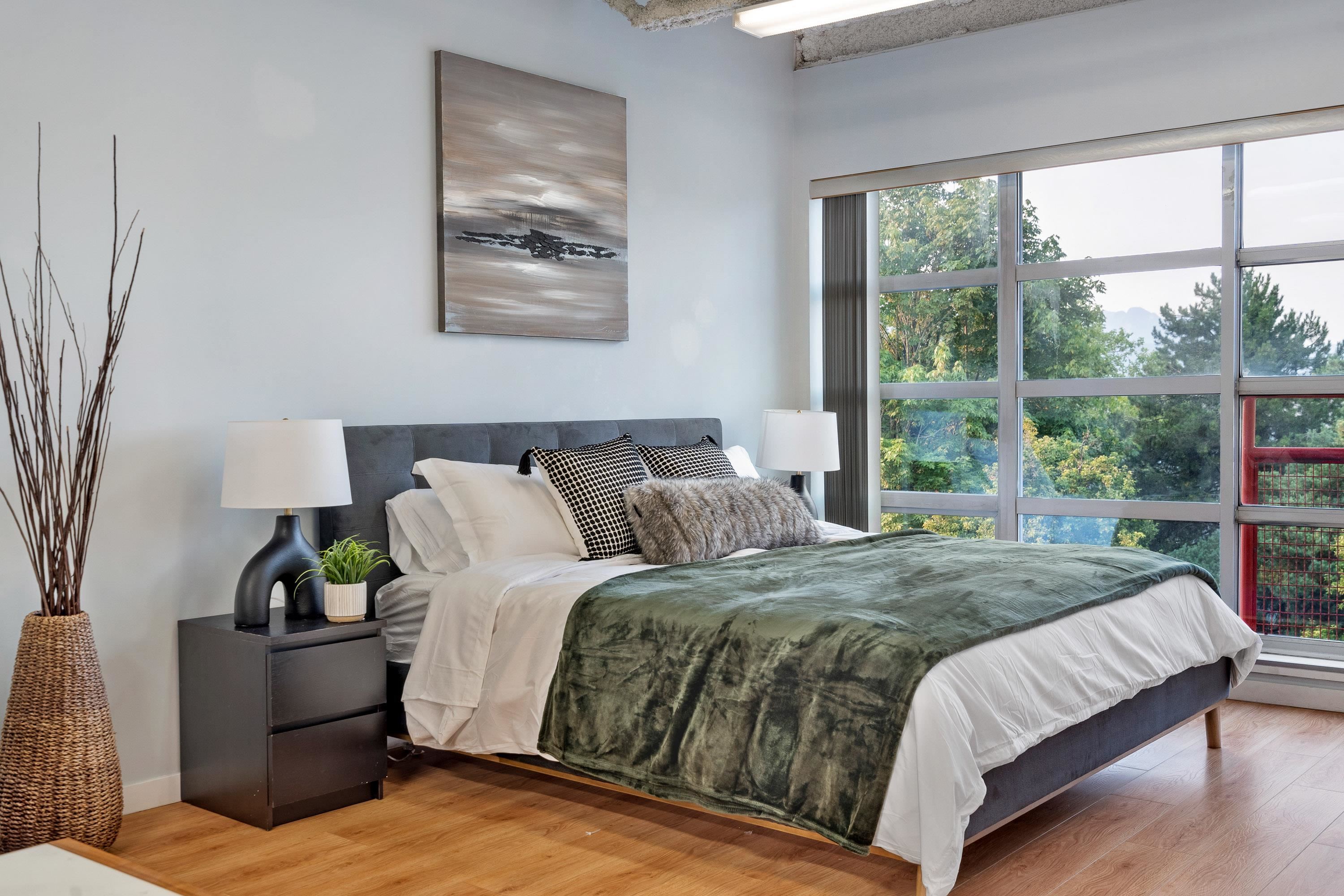 306 350 E 2ND AVENUE Unit: 306