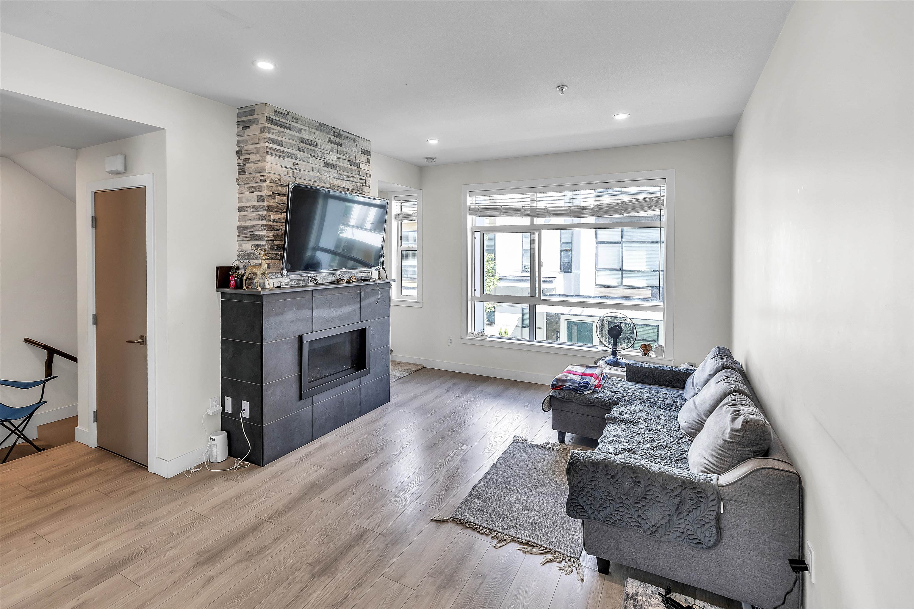 209 46150 THOMAS ROAD Unit: 209