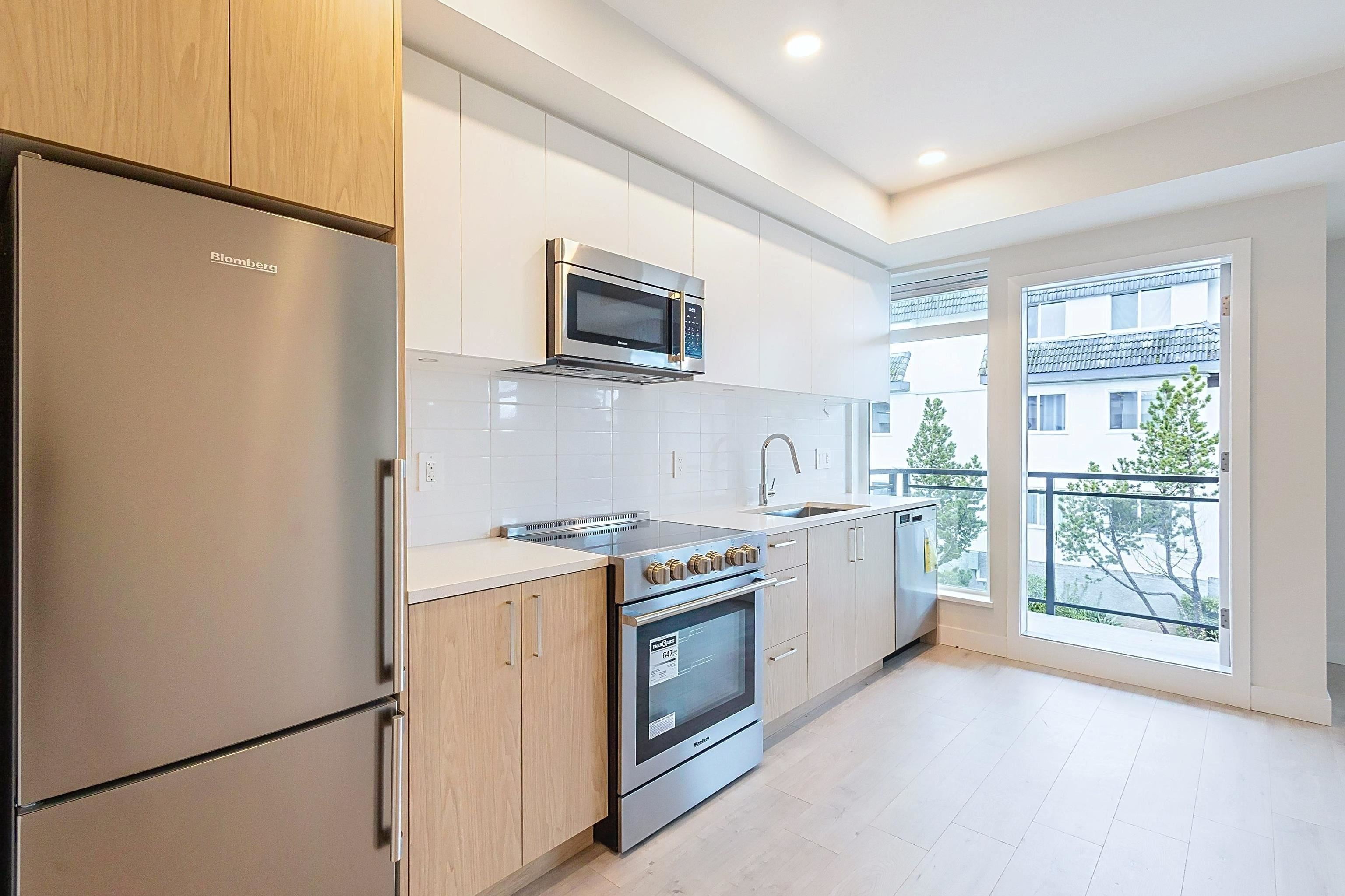 406 5535 HASTINGS STREET Unit: 406