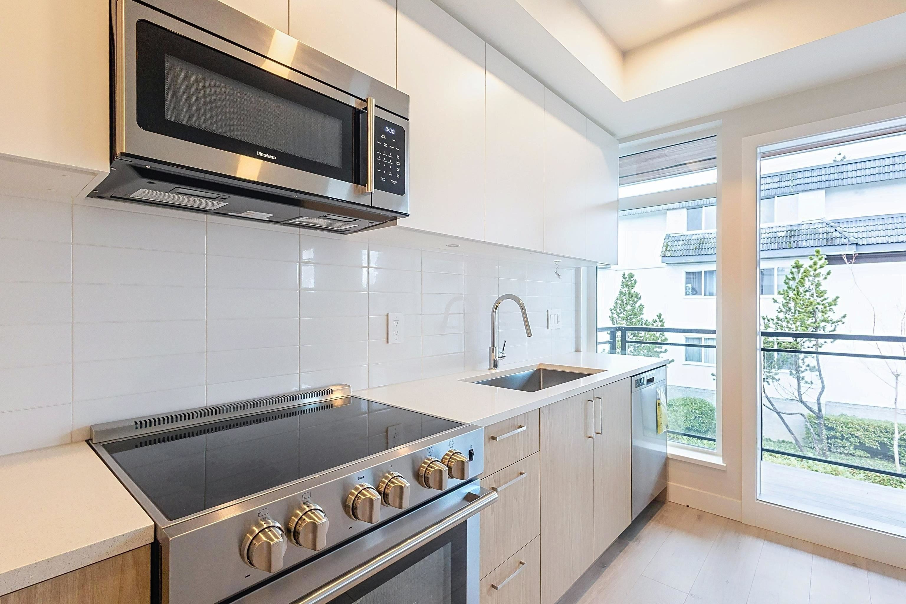 406 5535 HASTINGS STREET Unit: 406