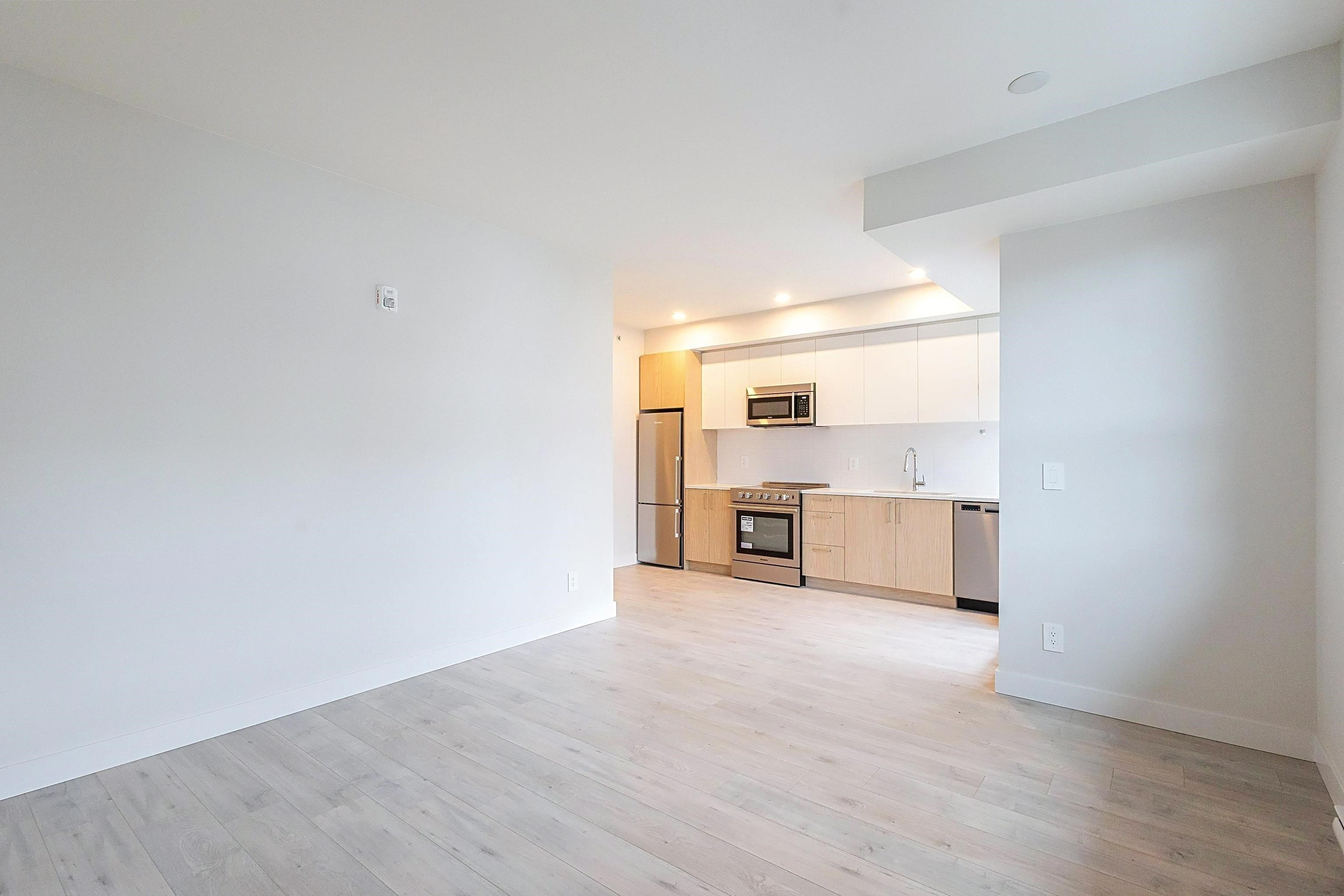 406 5535 HASTINGS STREET Unit: 406
